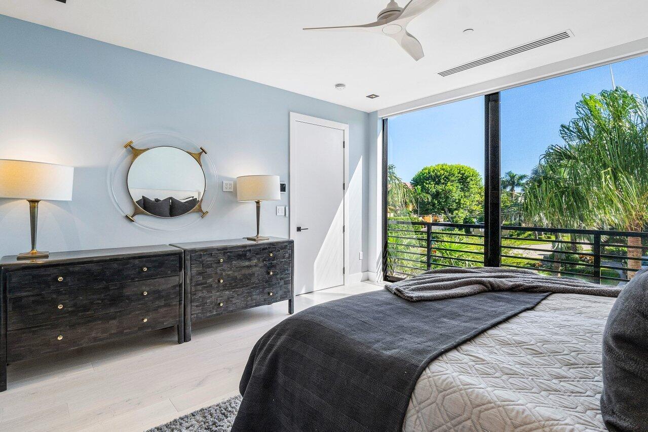 914 Palm Trail