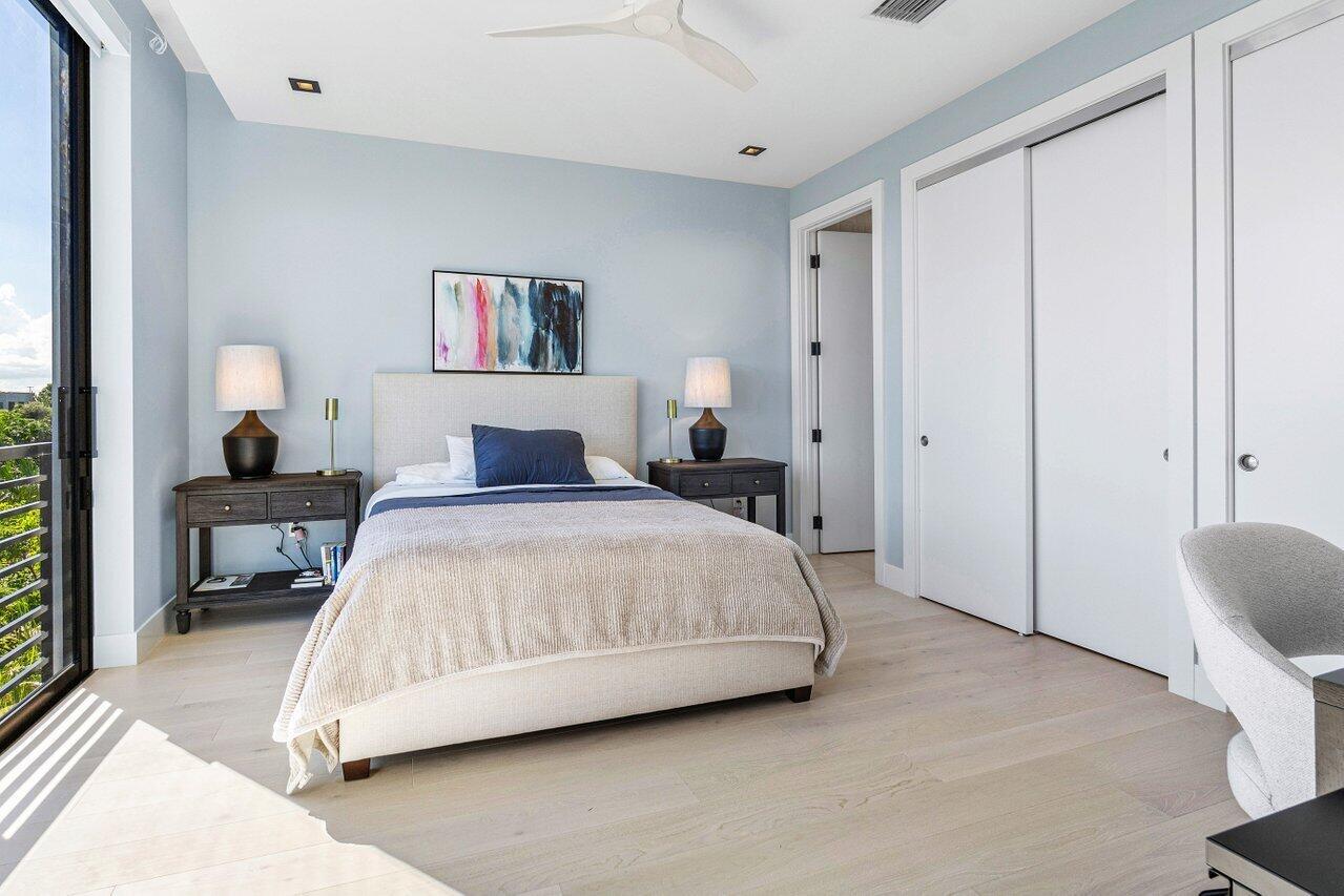 914 Palm Trail