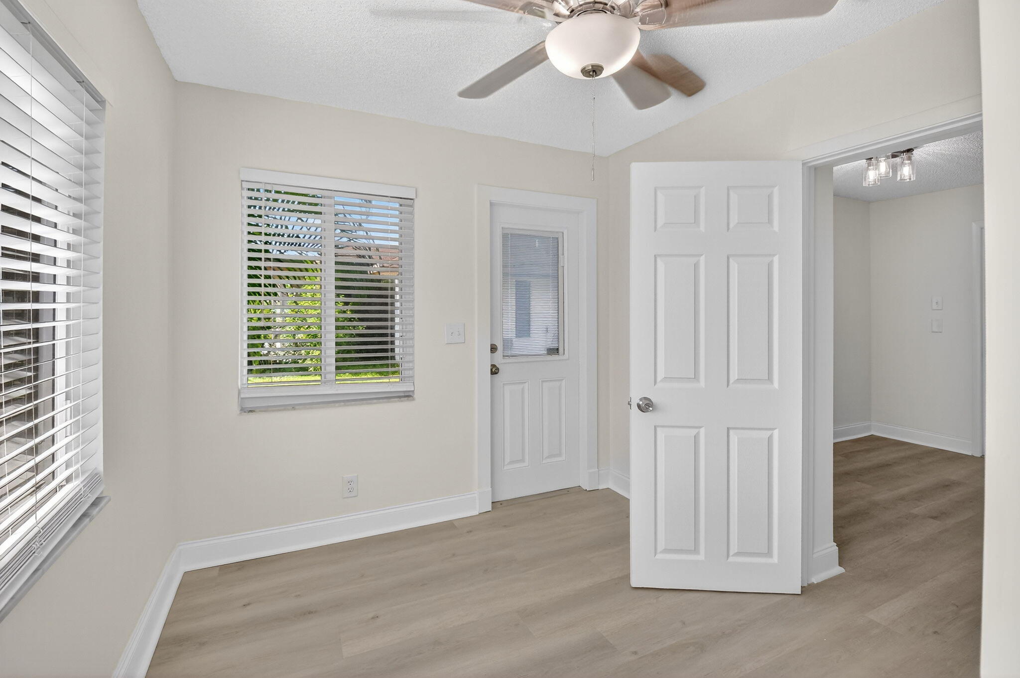 14734 Wood Lodge Lane
