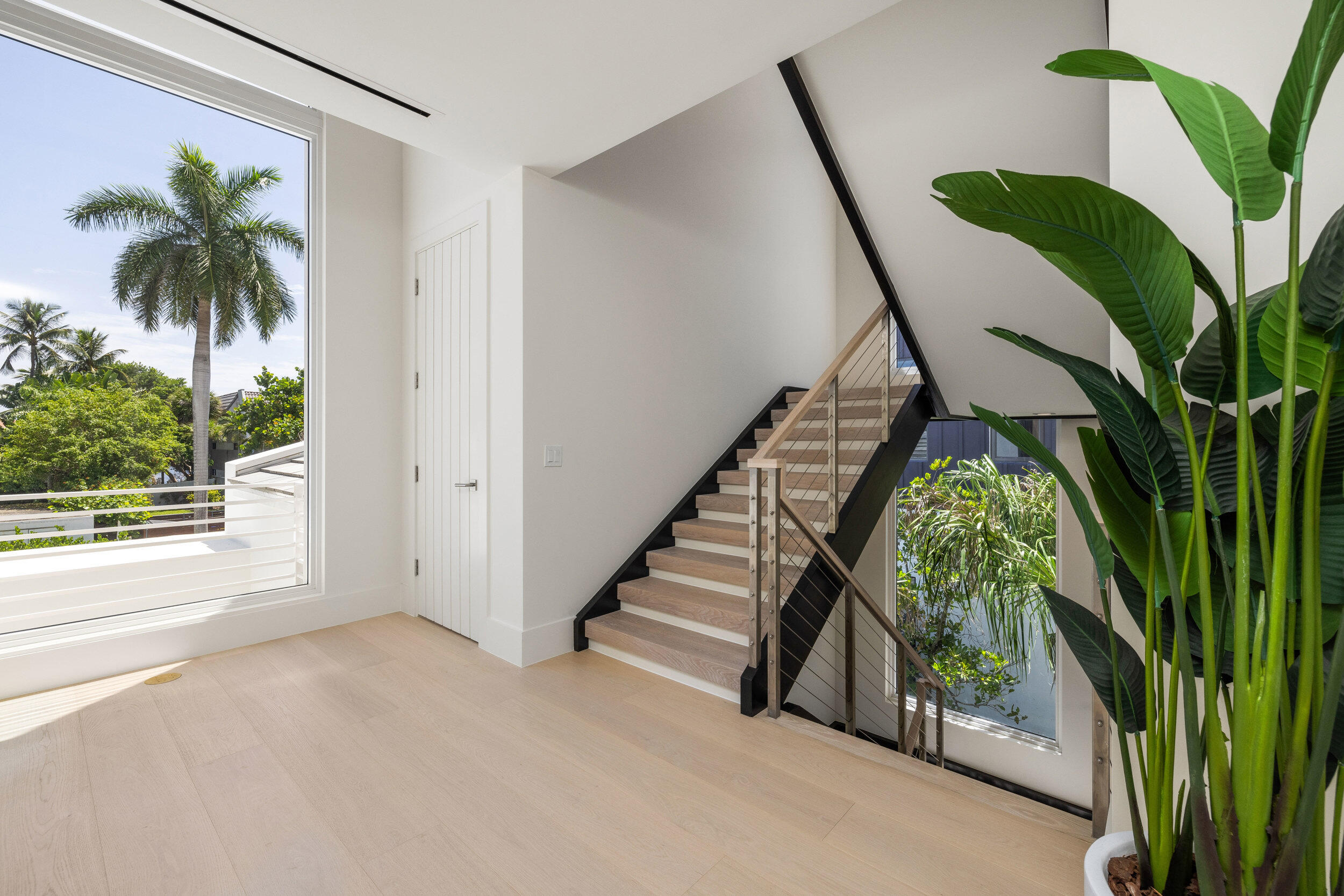 812 Palm Trail