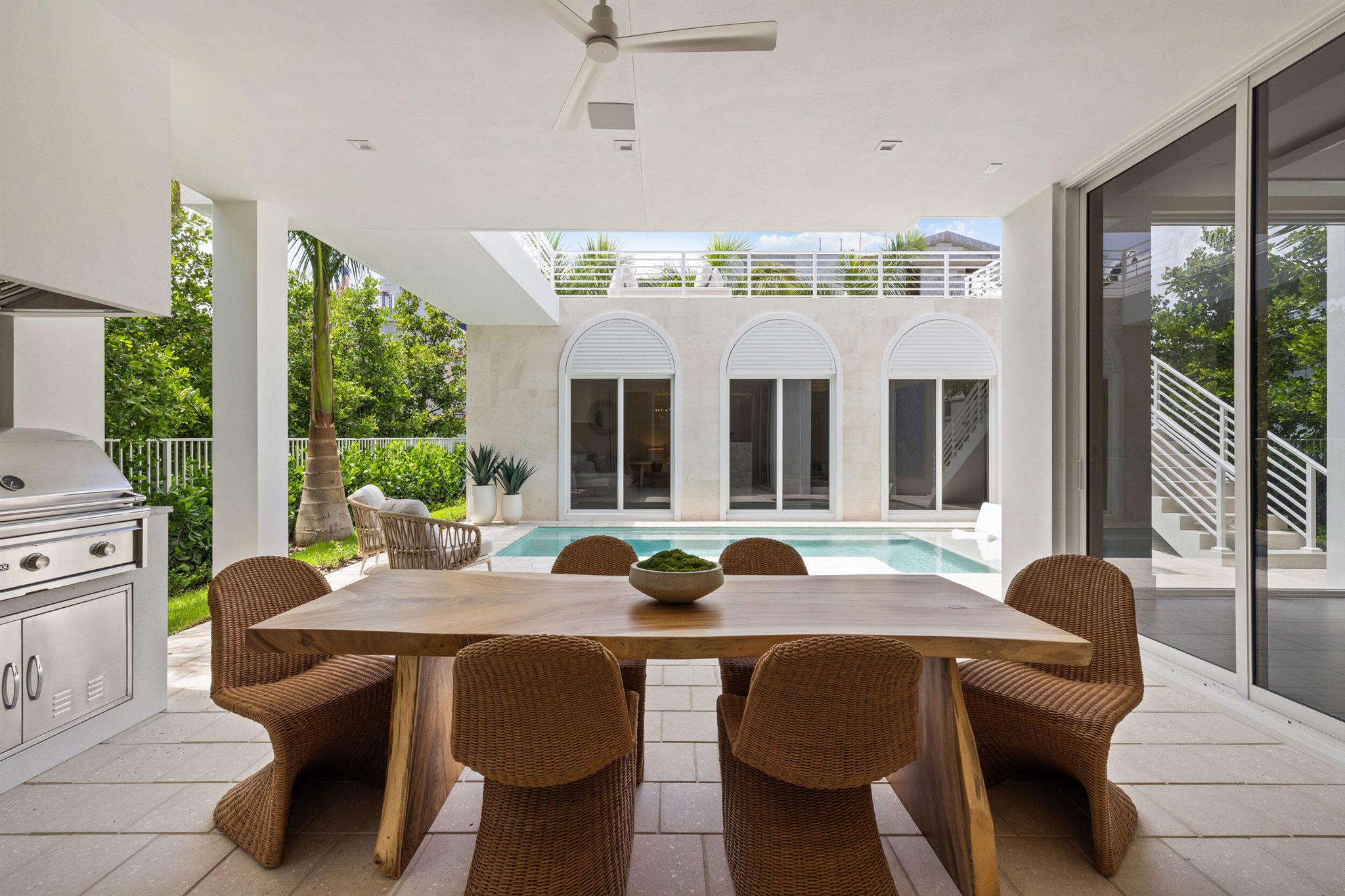812 Palm Trail