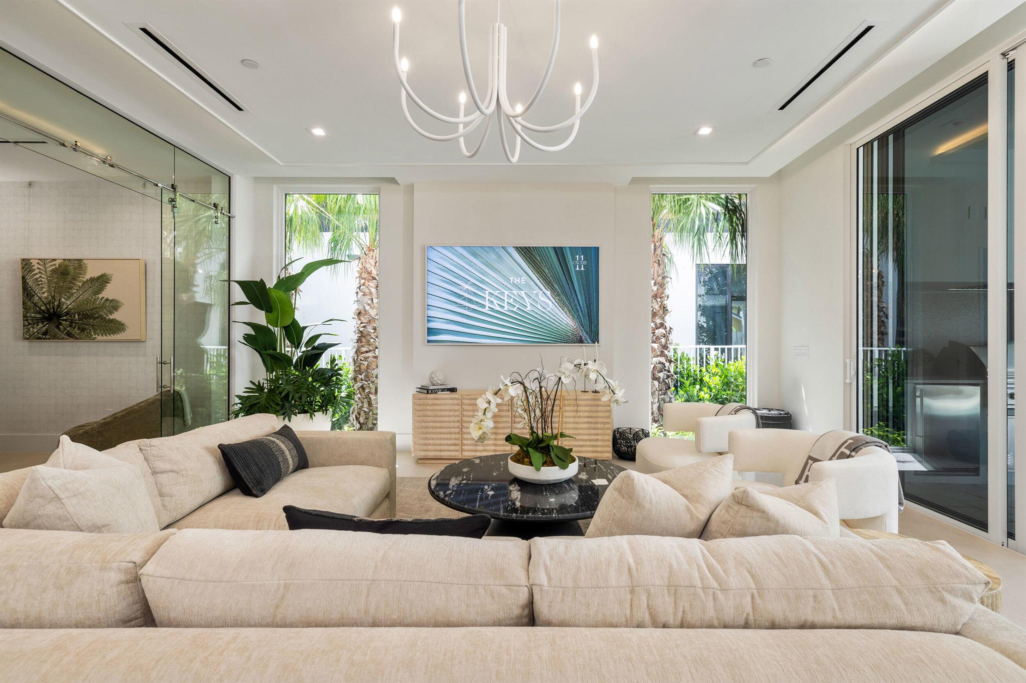 812 Palm Trail
