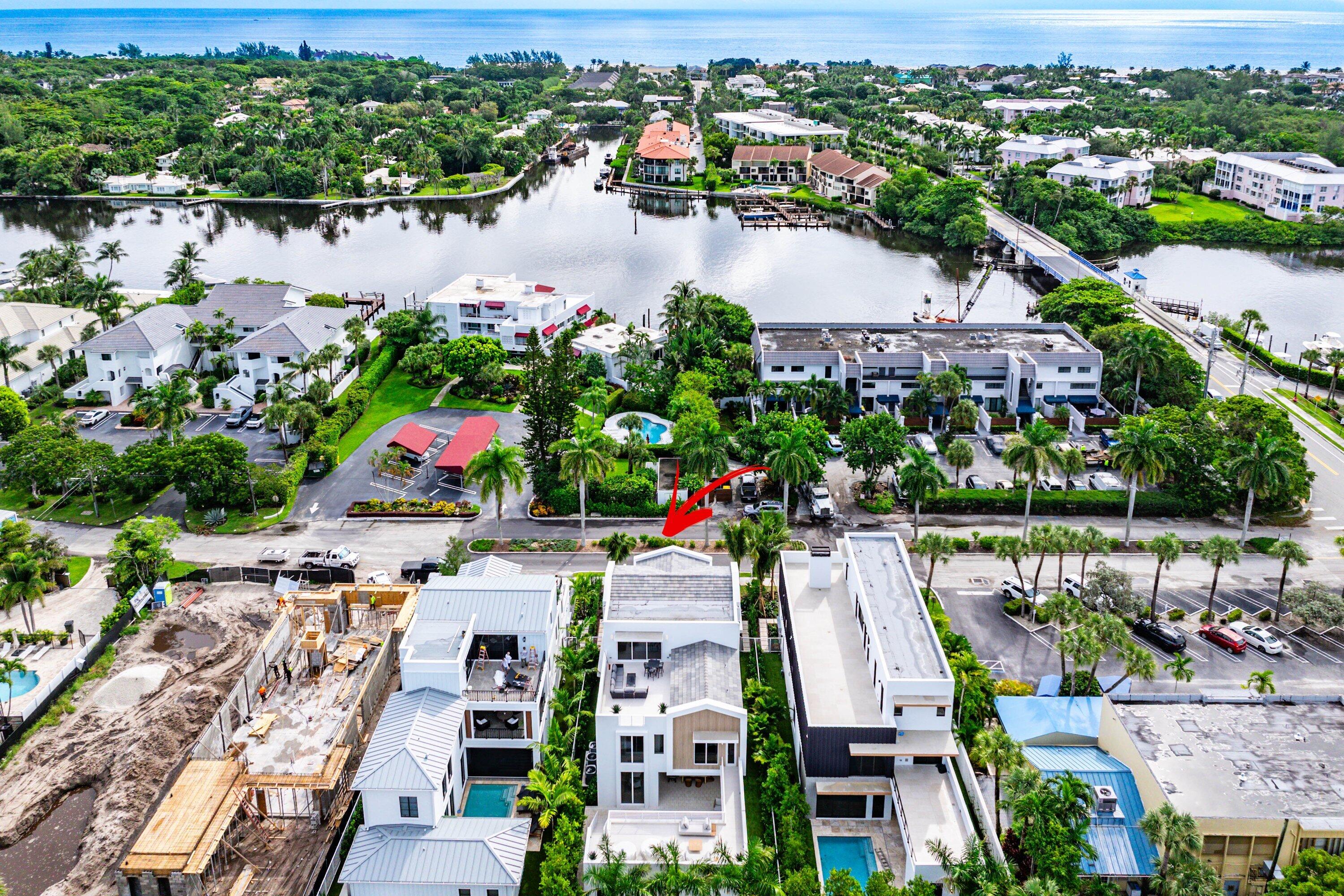 812 Palm Trail