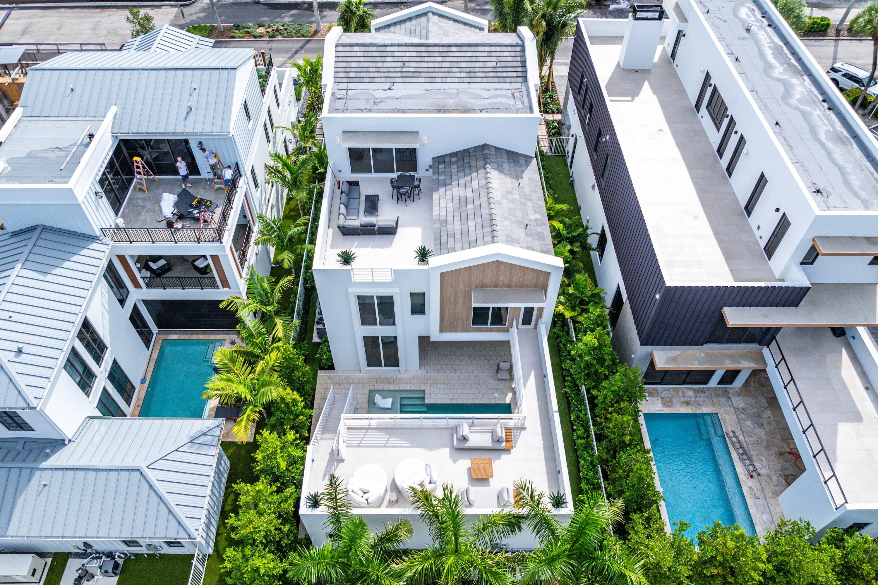 812 Palm Trail