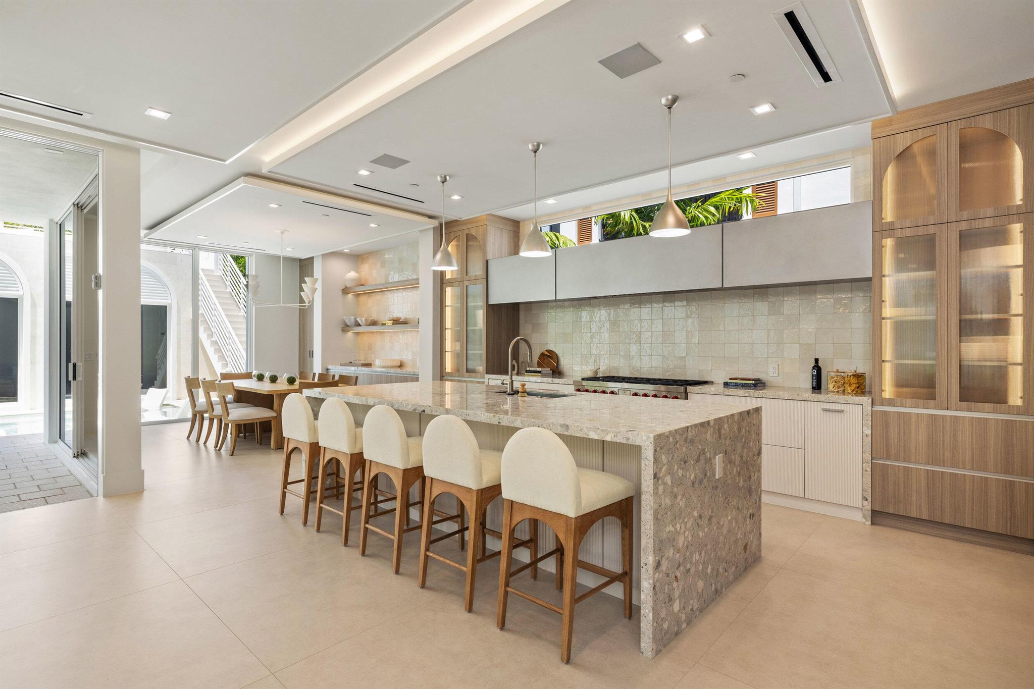 812 Palm Trail
