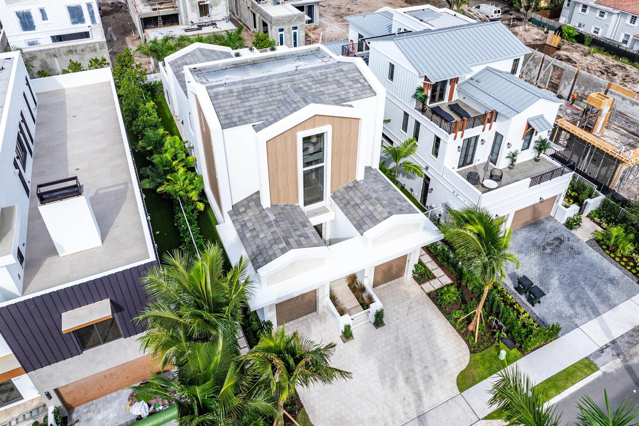 812 Palm Trail