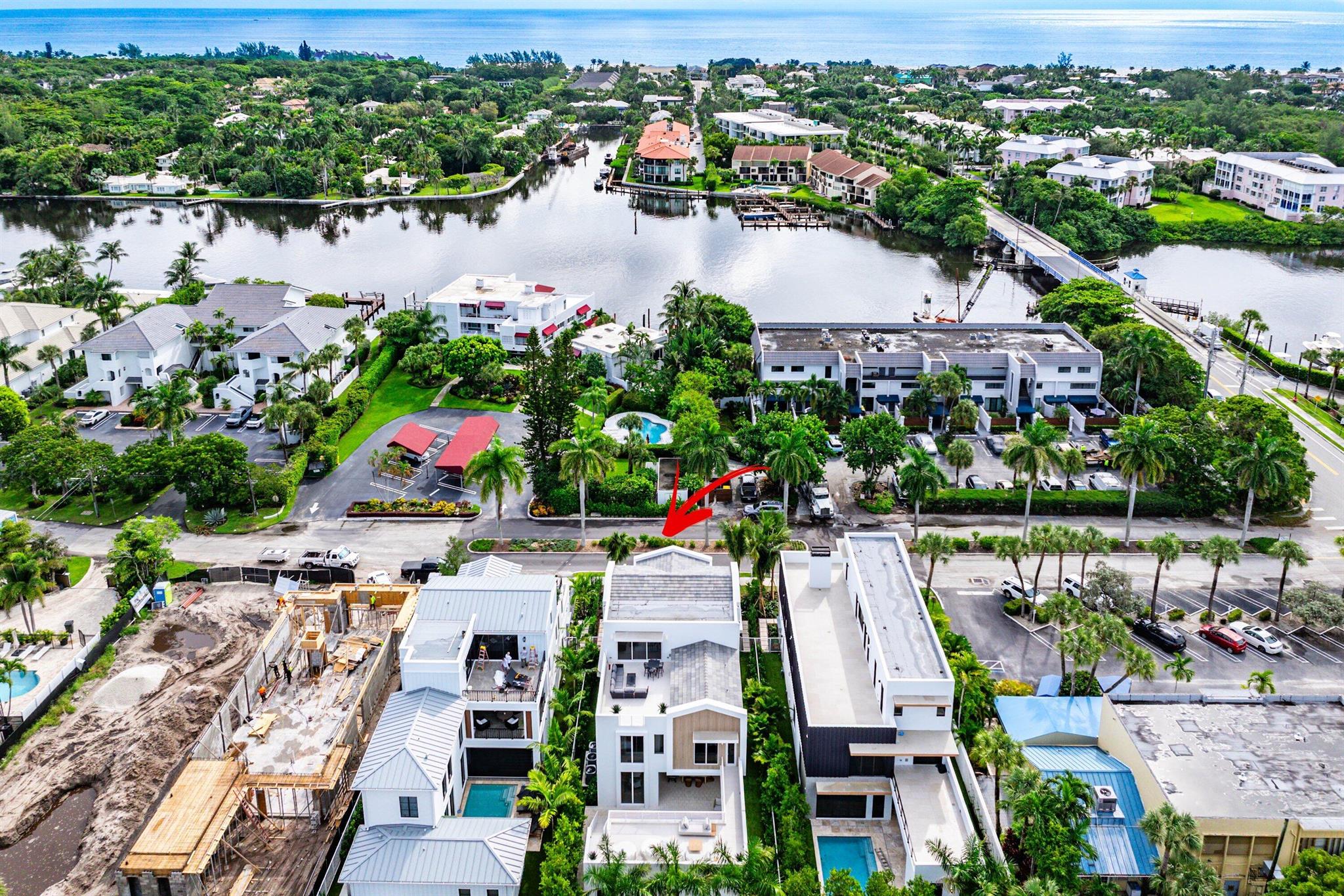 812 Palm Trail