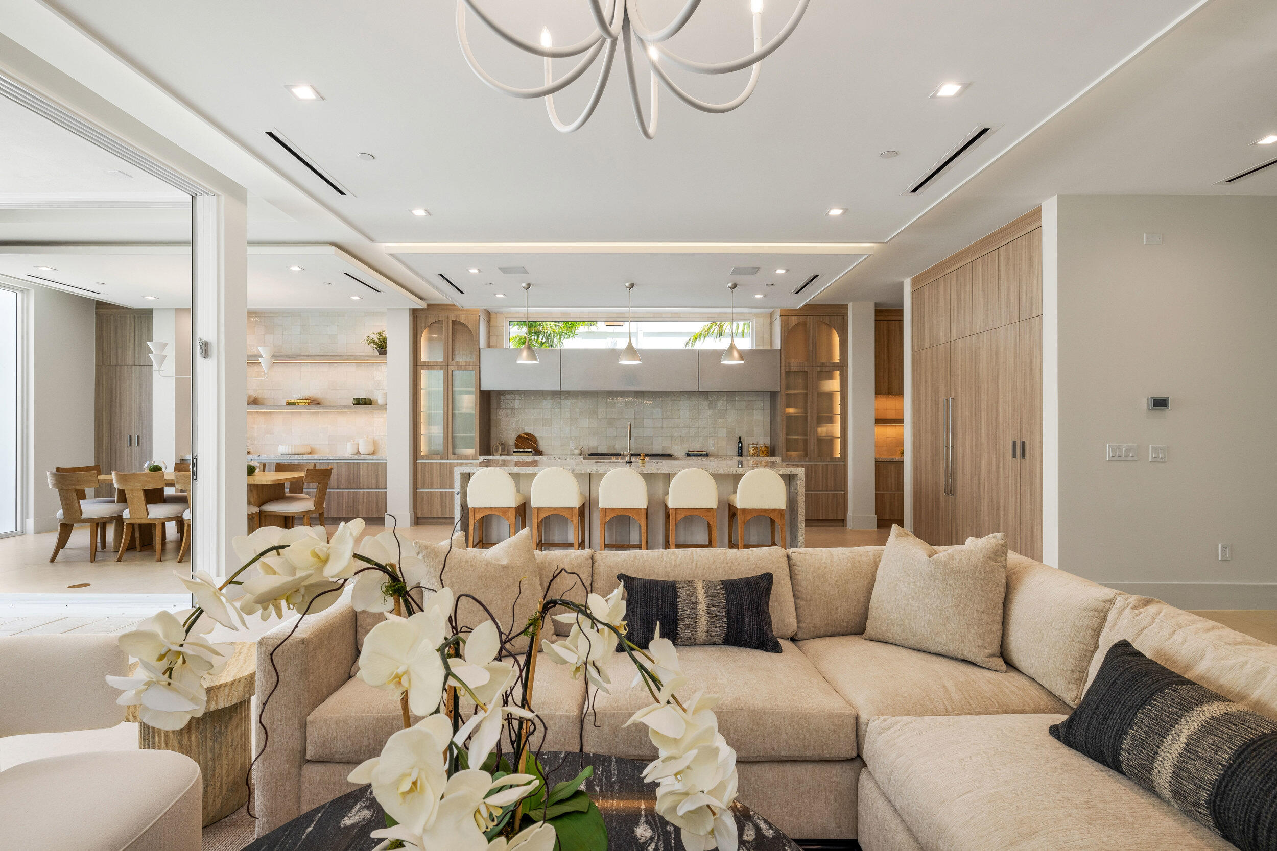 812 Palm Trail