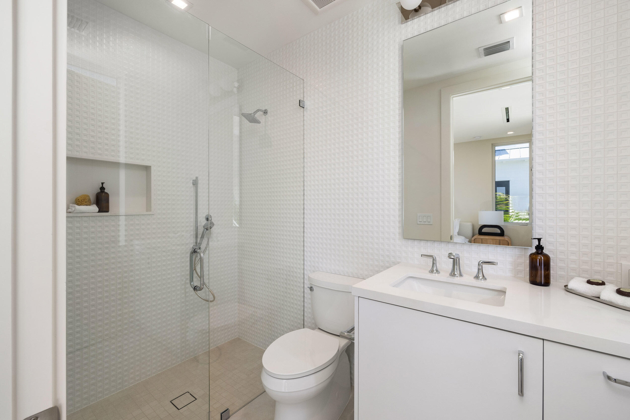 812 Palm Trail