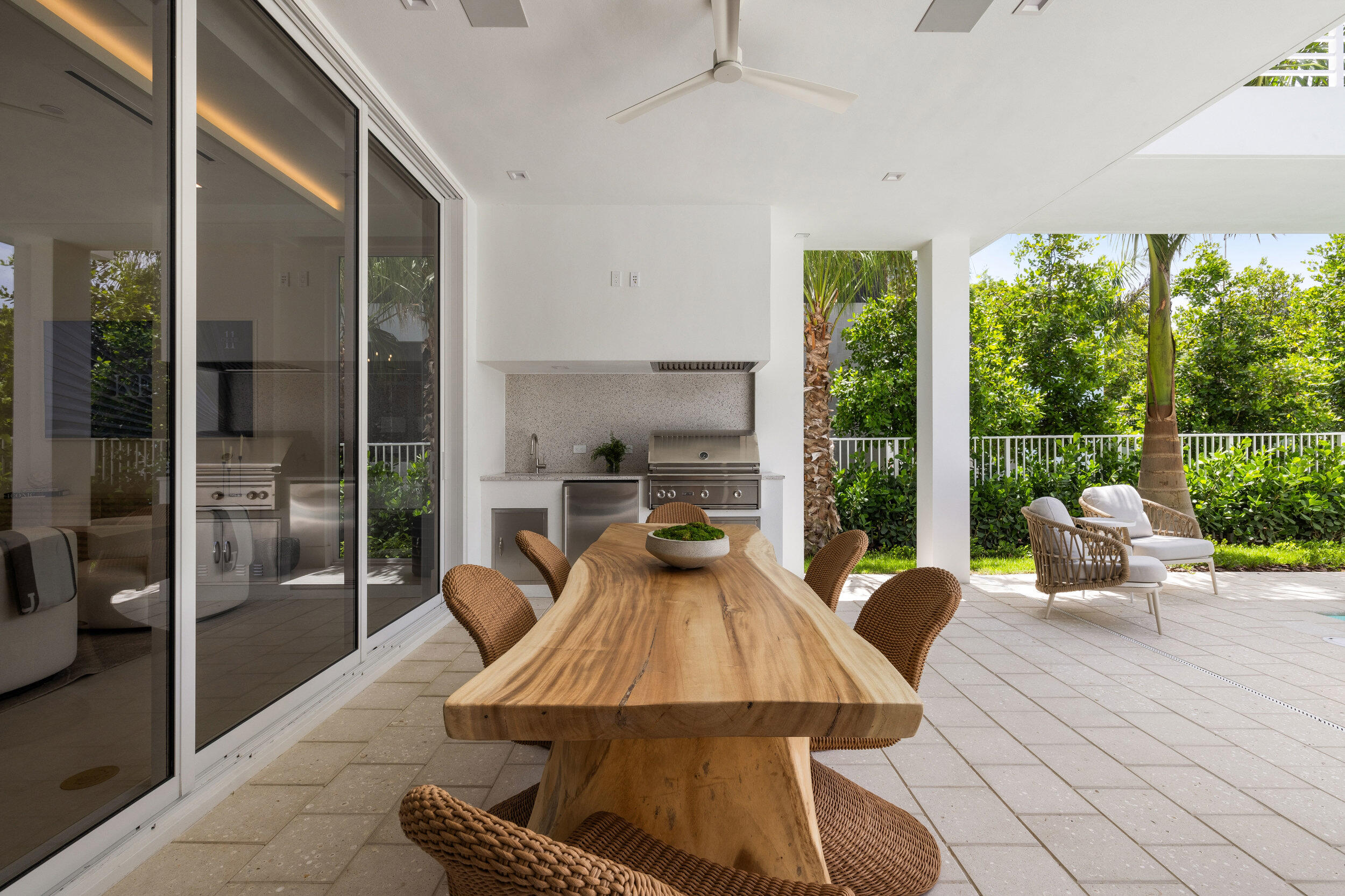 812 Palm Trail