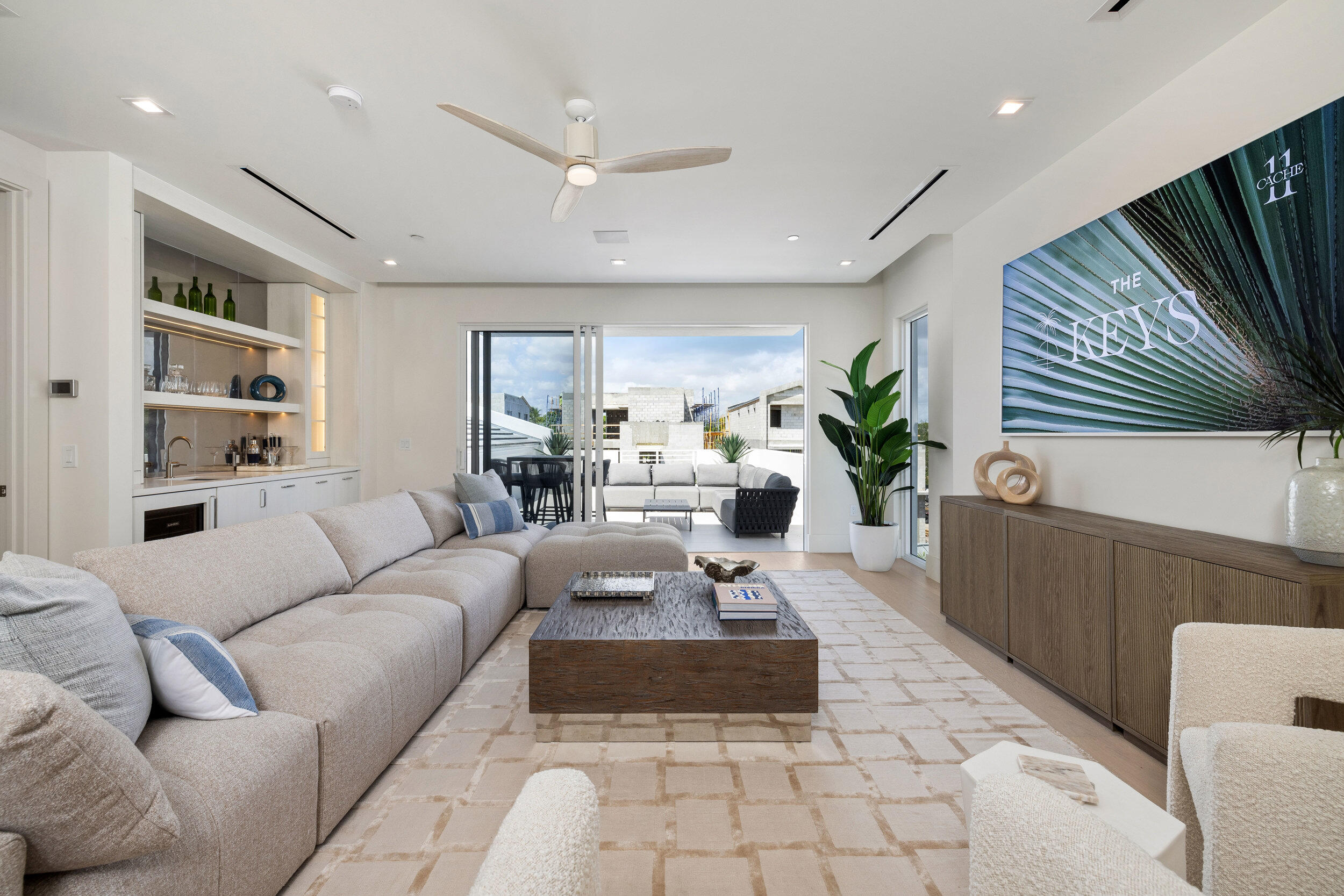 812 Palm Trail