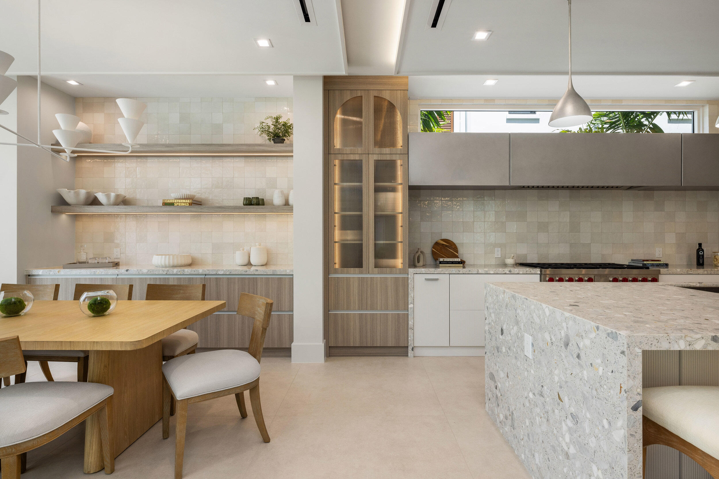 812 Palm Trail