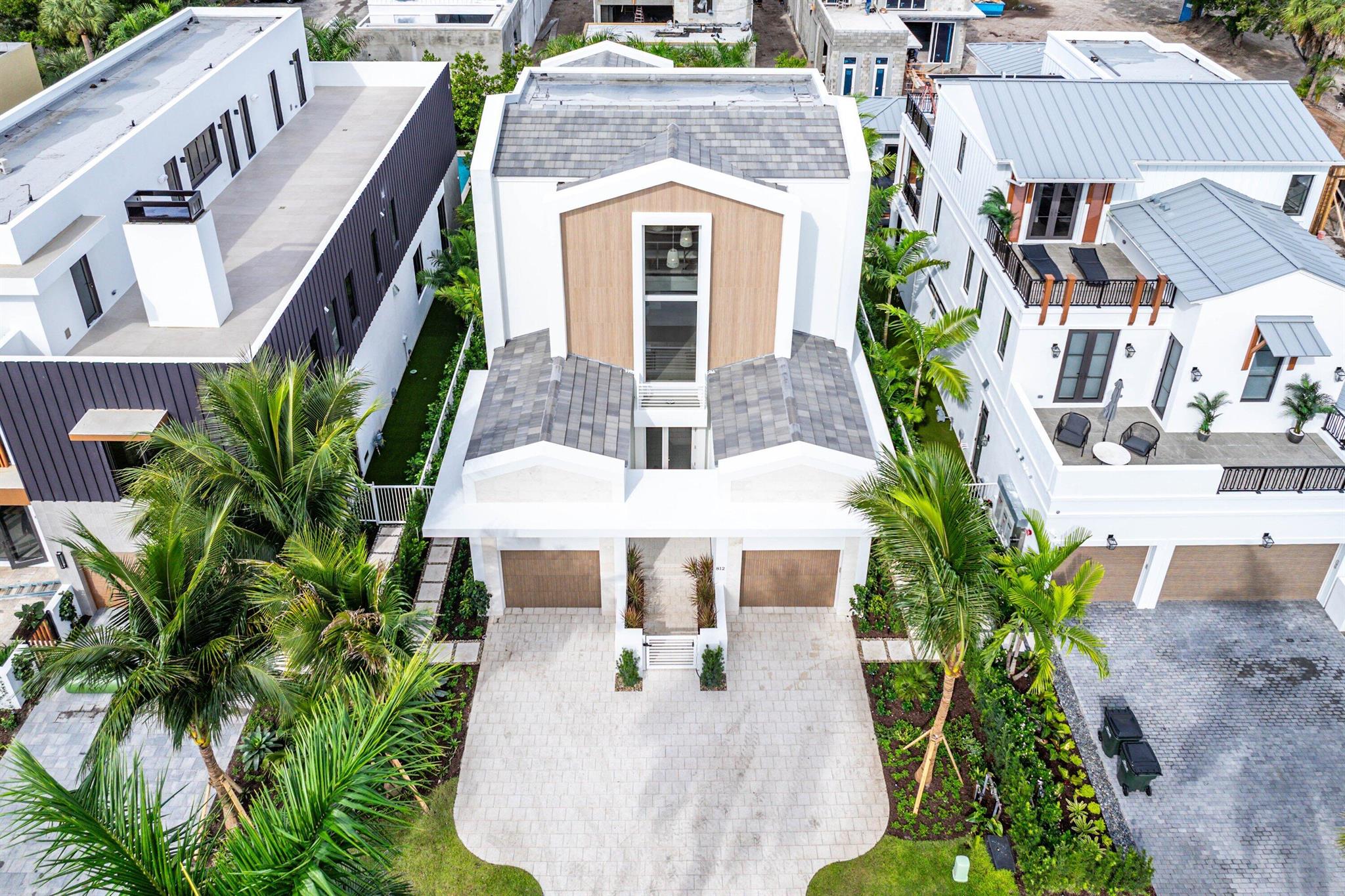 812 Palm Trail