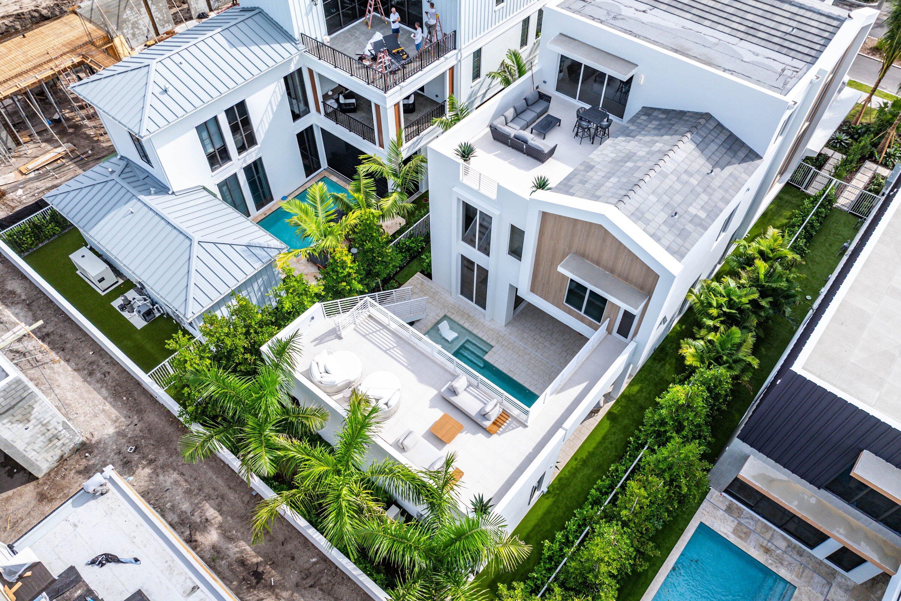 812 Palm Trail
