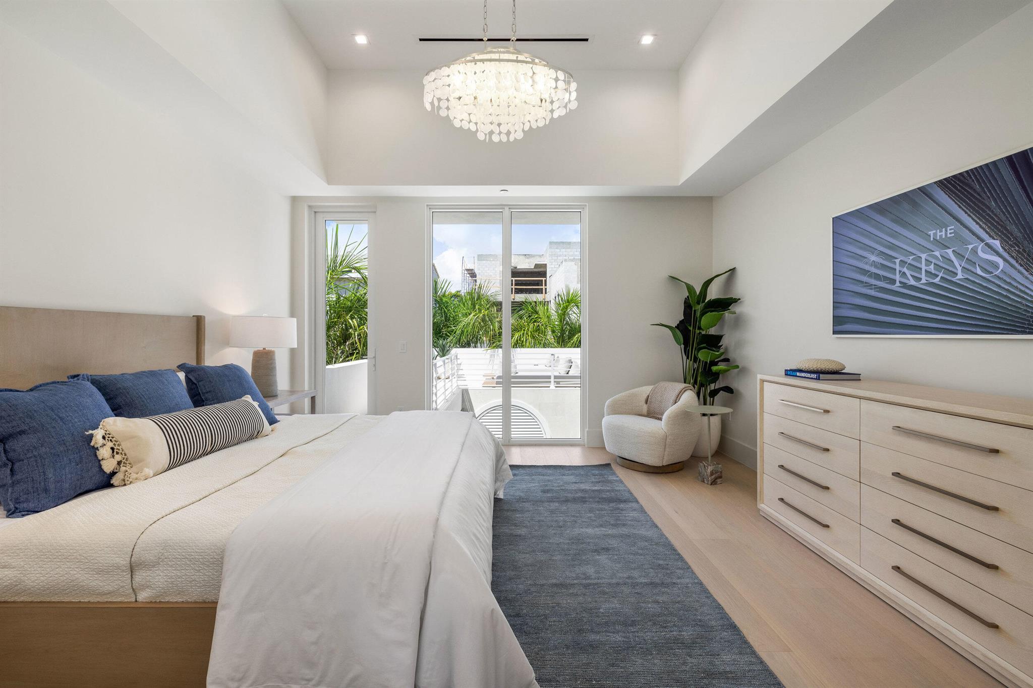 812 Palm Trail