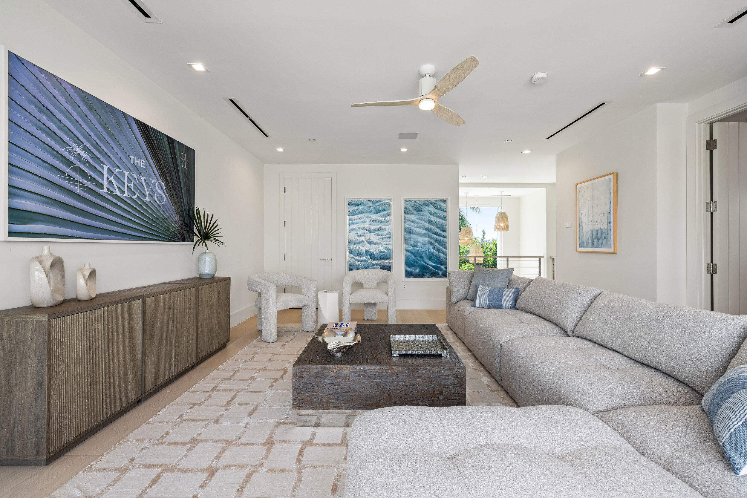812 Palm Trail