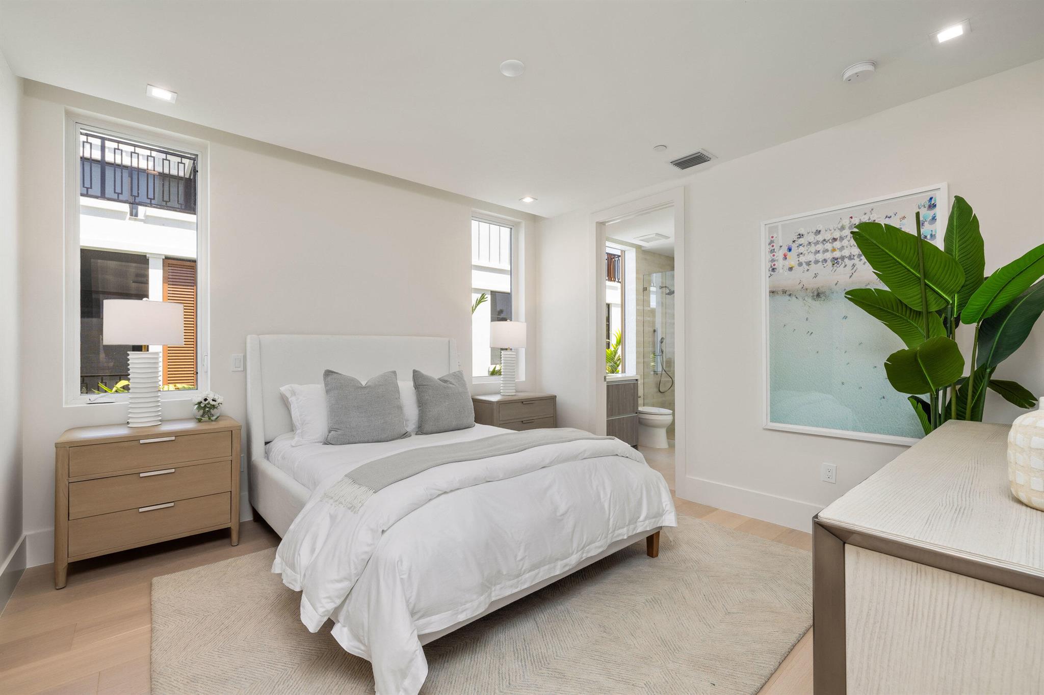 812 Palm Trail