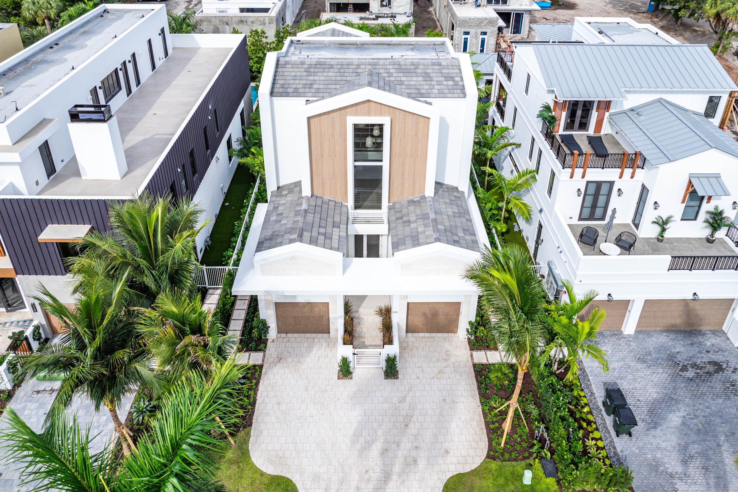 812 Palm Trail