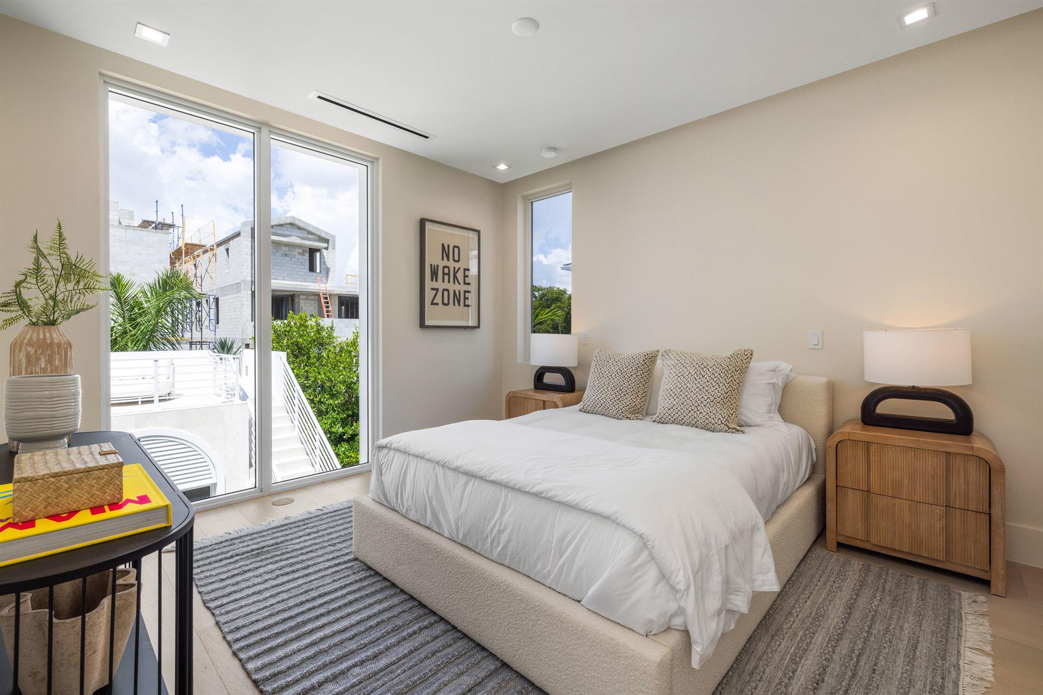 812 Palm Trail