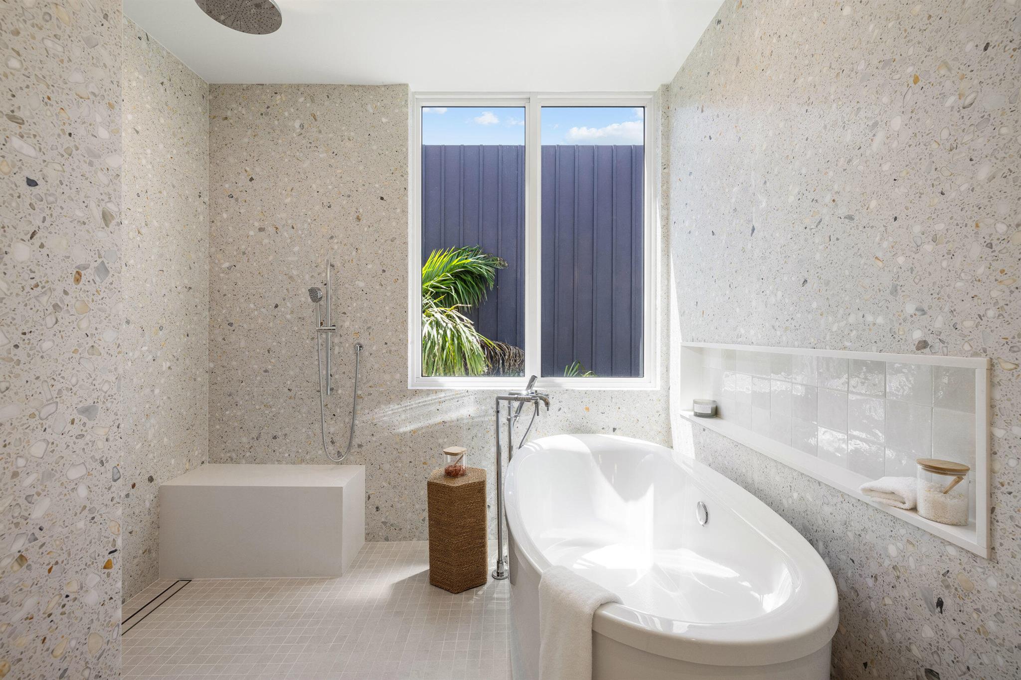812 Palm Trail