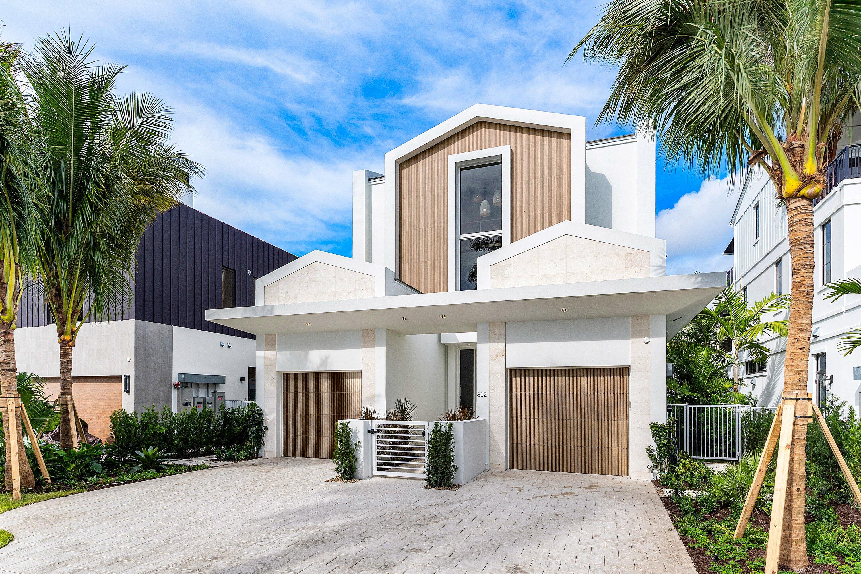 812 Palm Trail