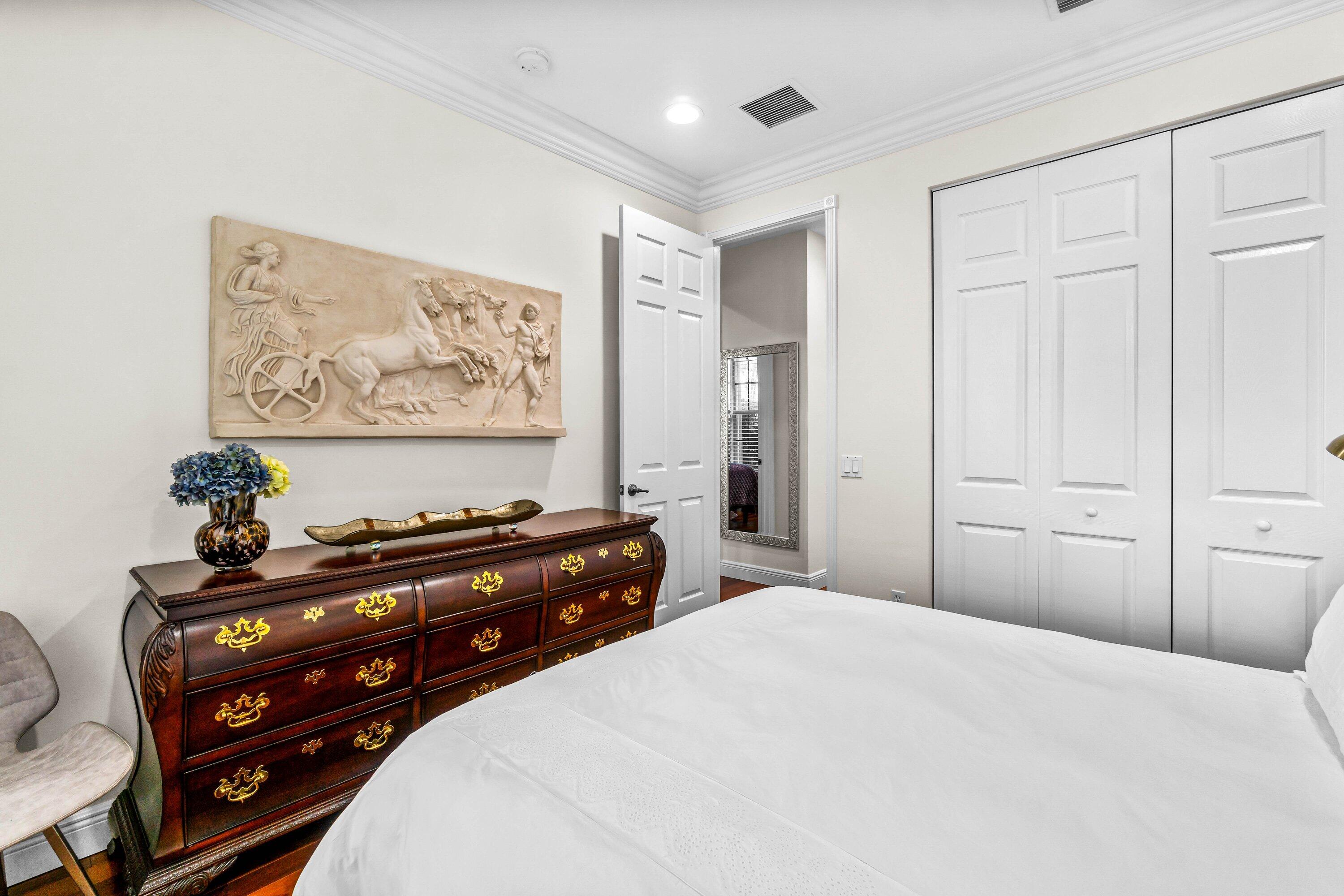7339 Greenport Cove