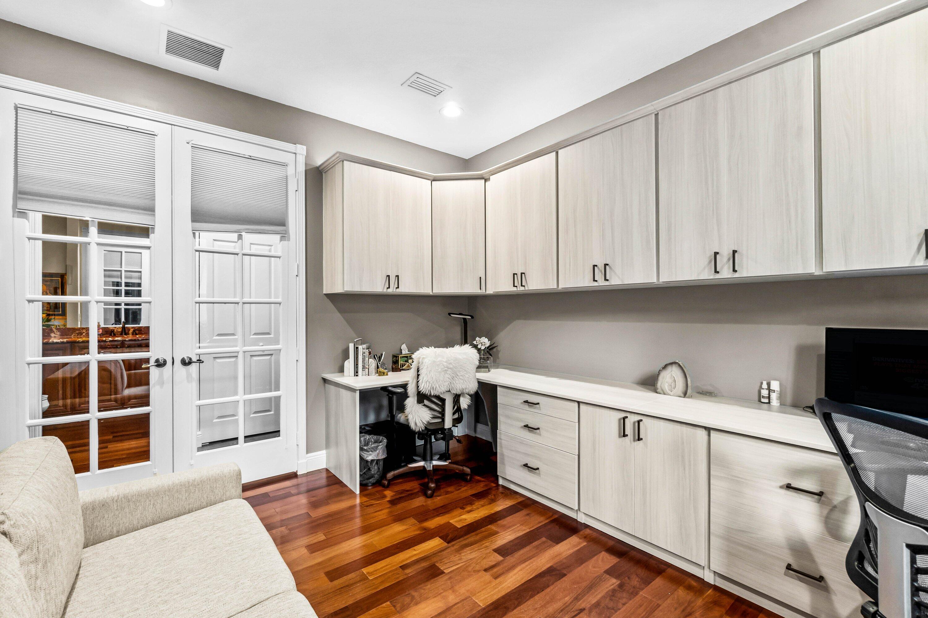 7339 Greenport Cove