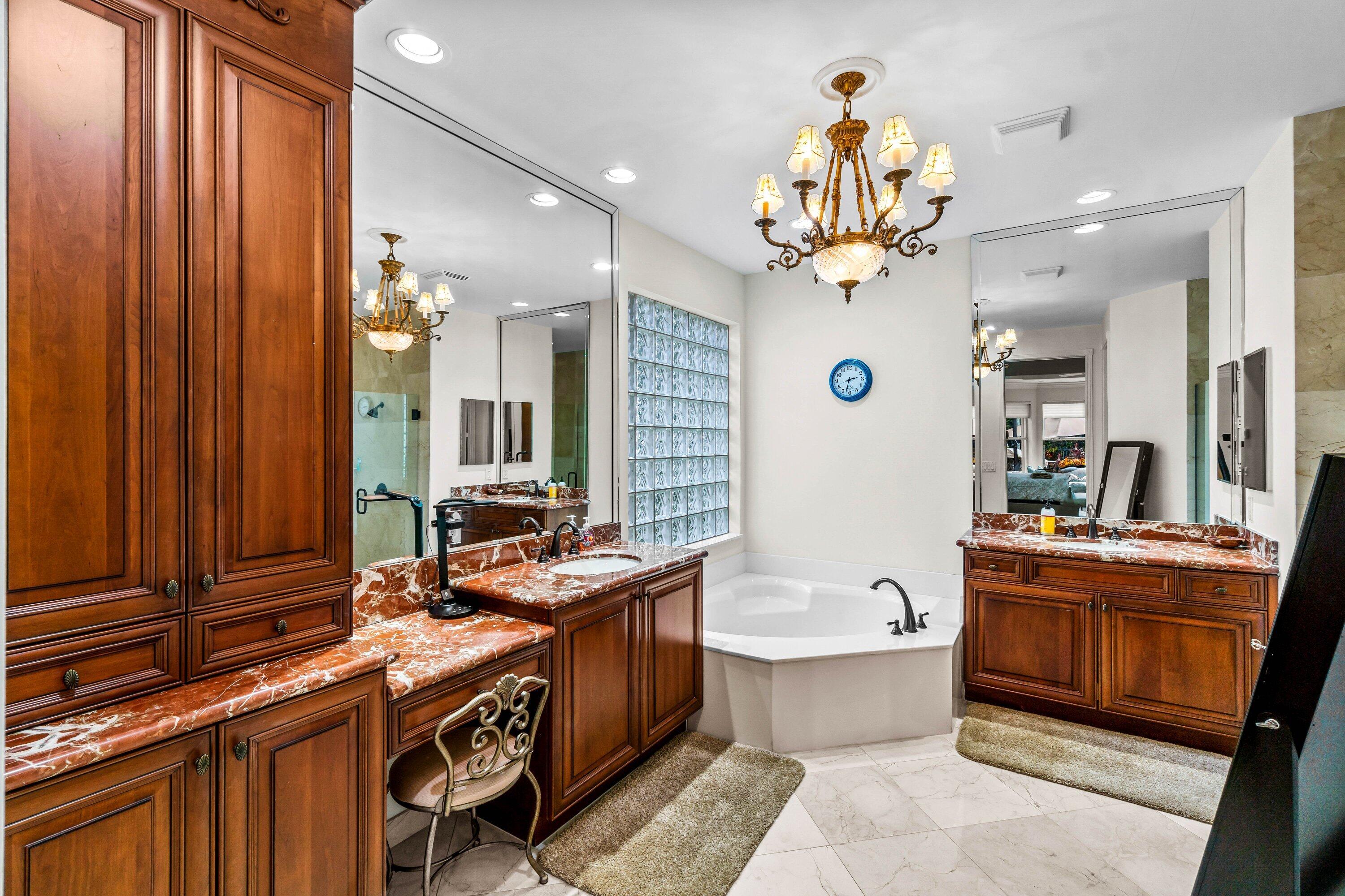 7339 Greenport Cove