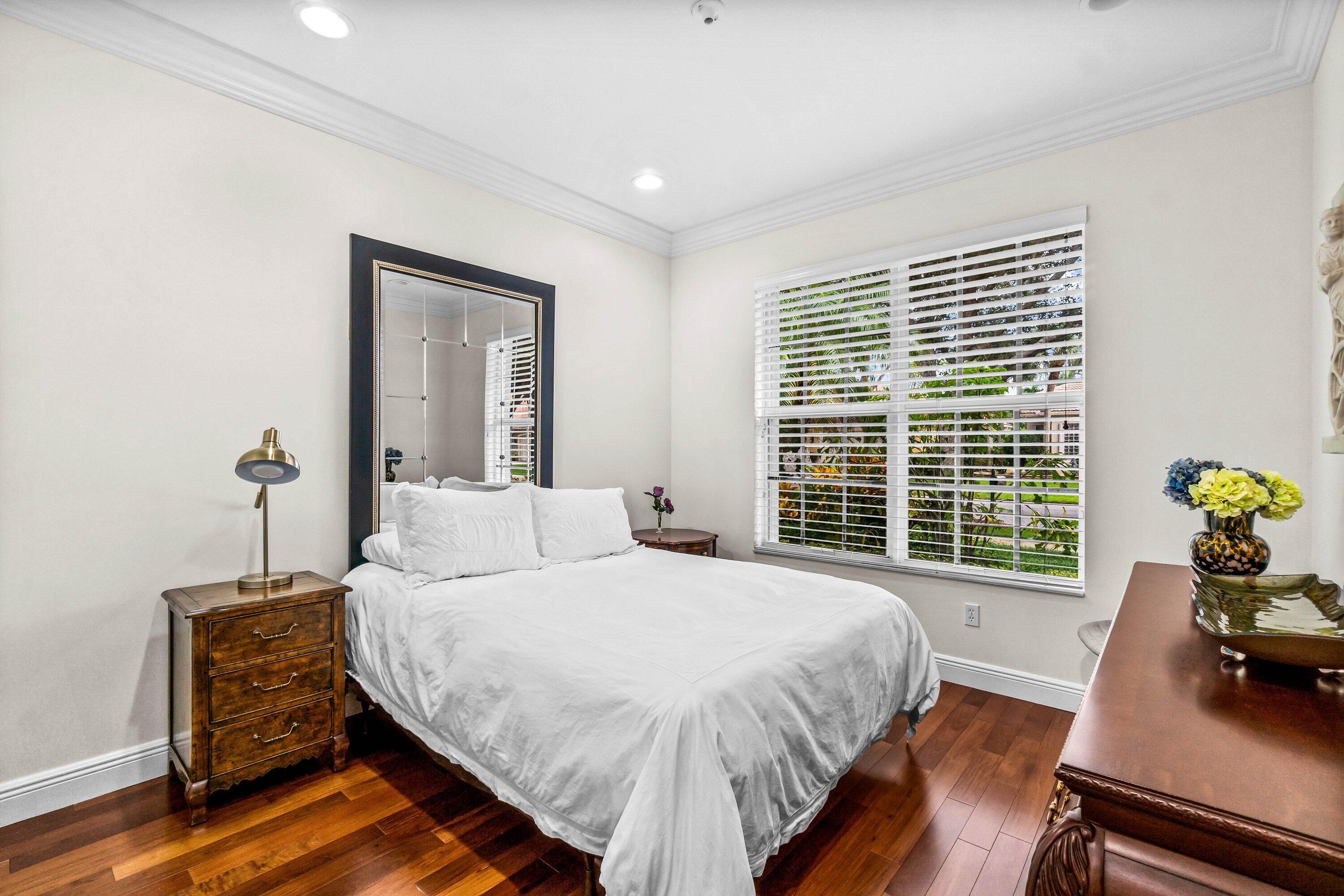 7339 Greenport Cove