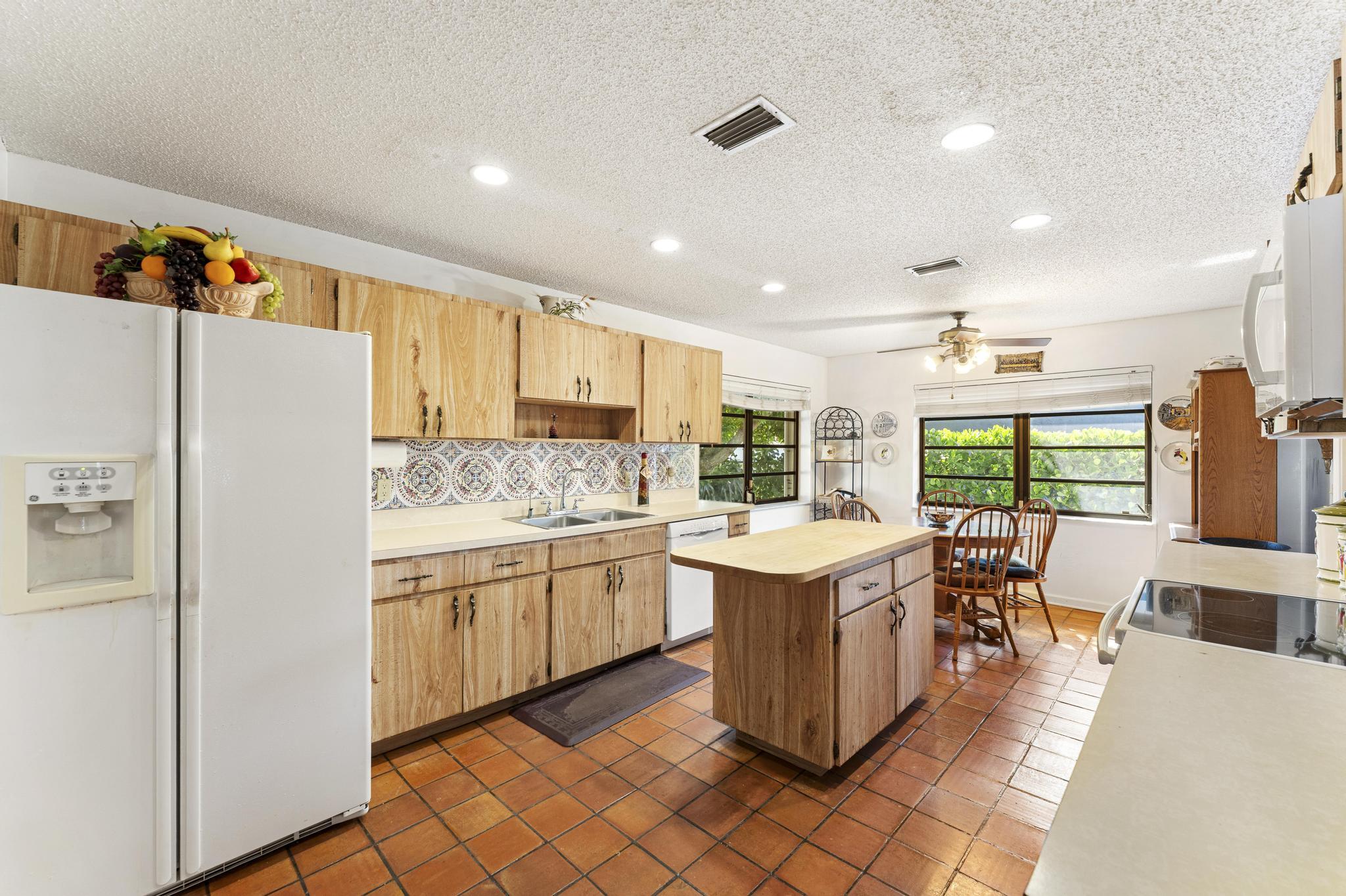 2282 Palmetto Road