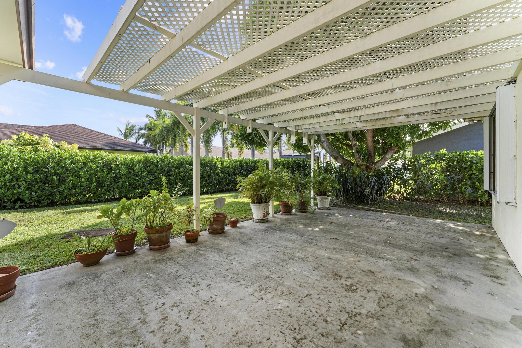 2282 Palmetto Road