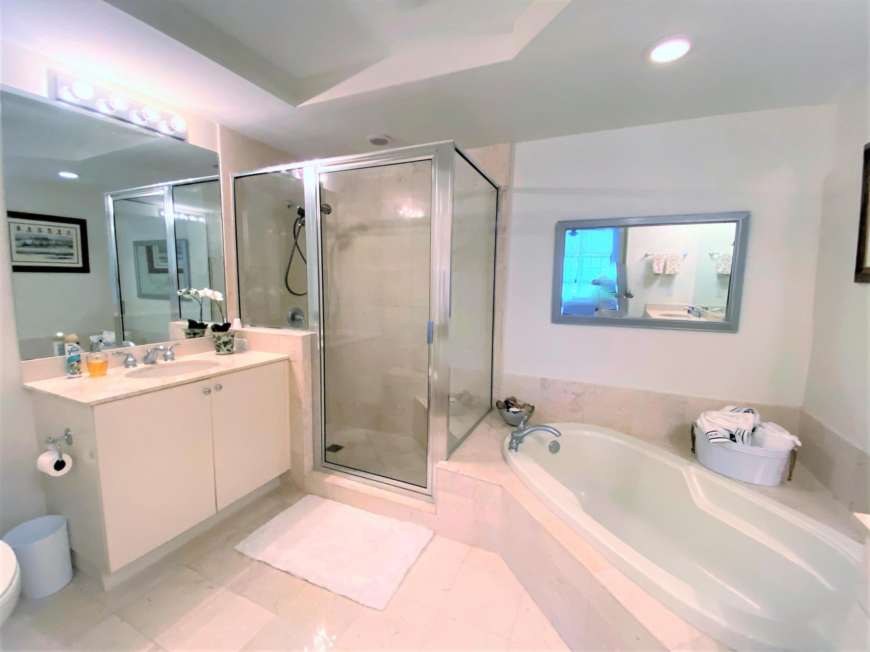 801 S Olive Avenue 903