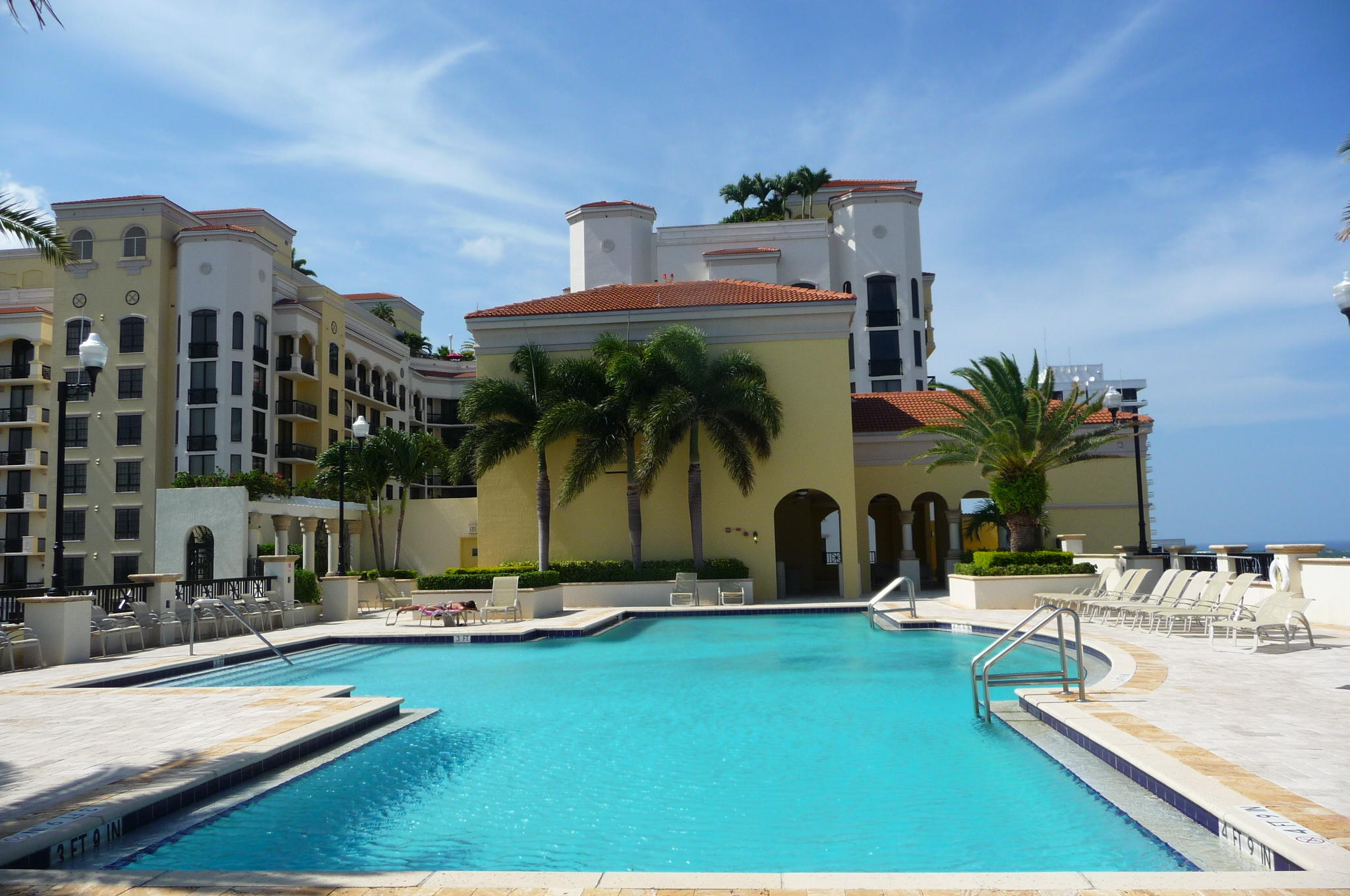 801 S Olive Avenue 903