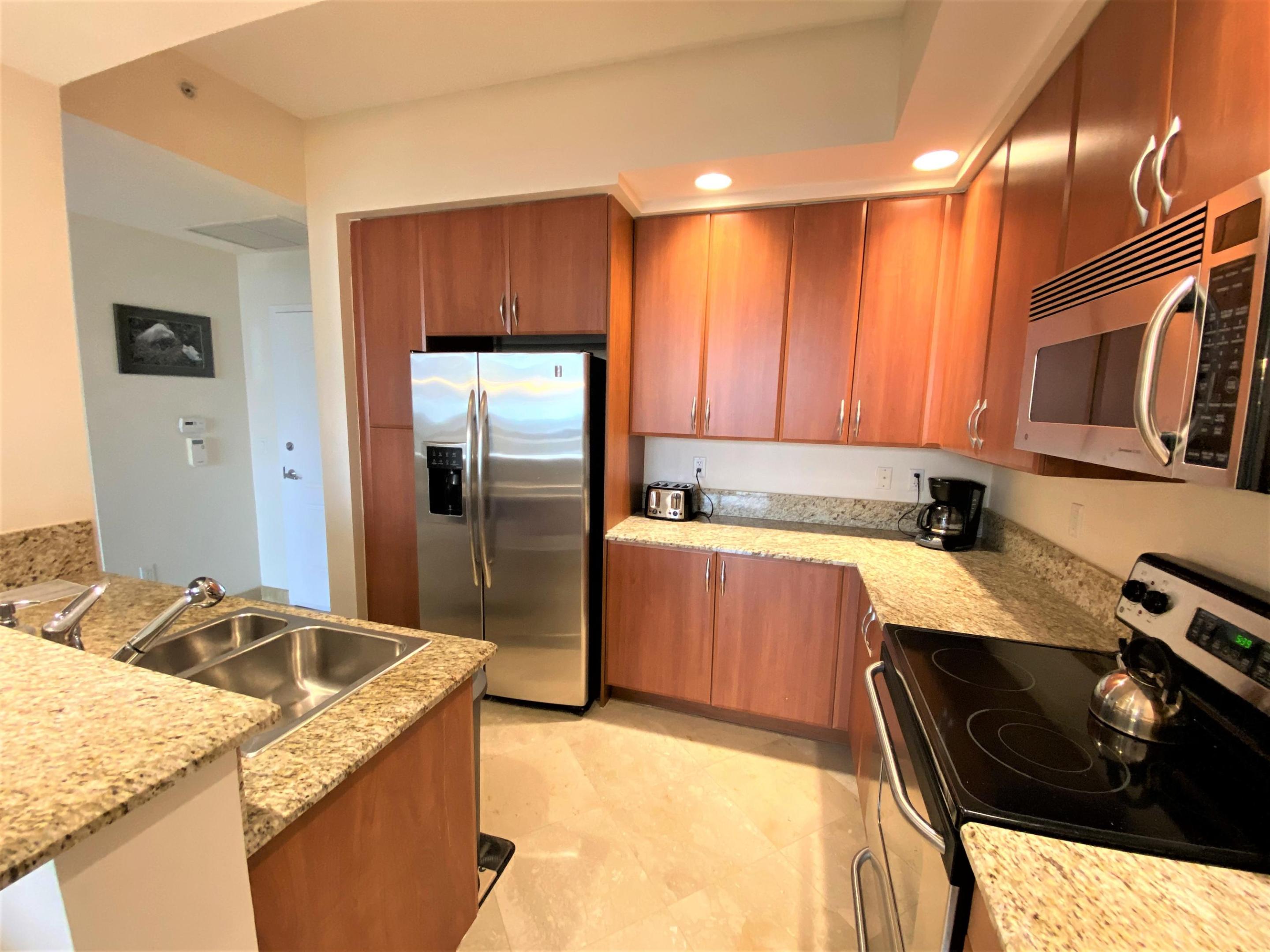 801 S Olive Avenue 903