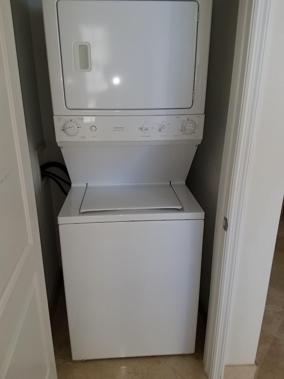 801 S Olive Avenue 903