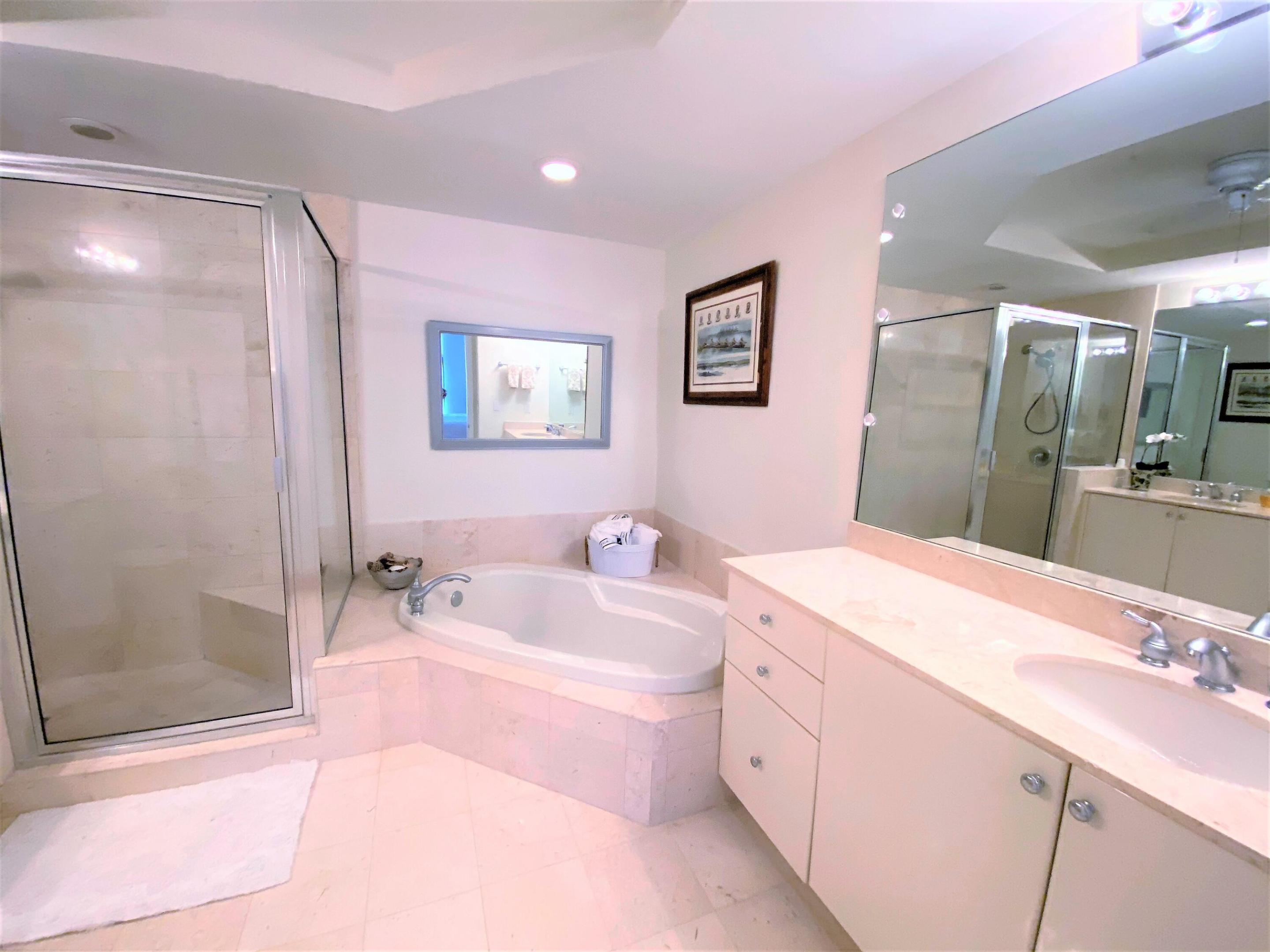 801 S Olive Avenue 903