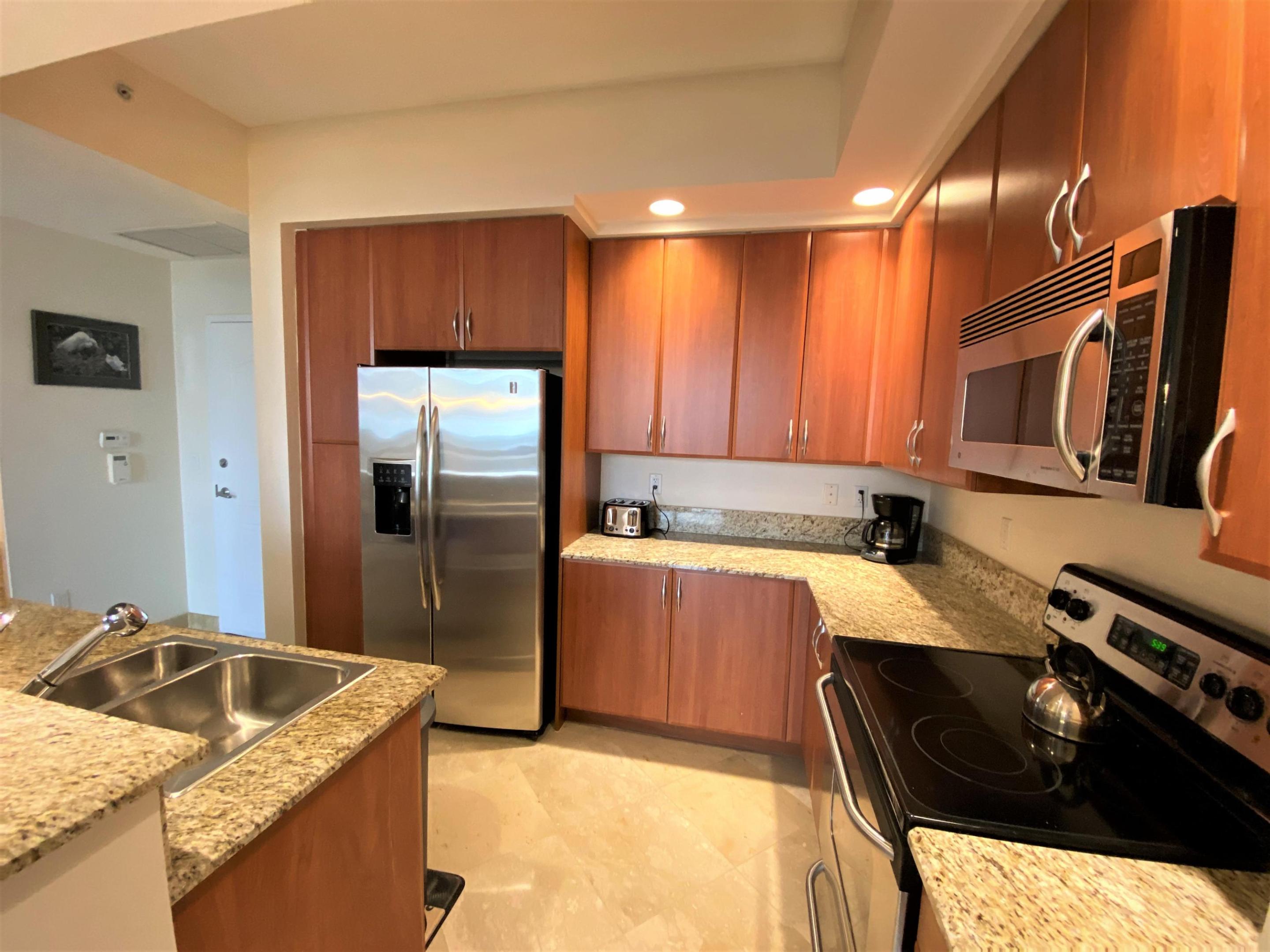 801 S Olive Avenue 903