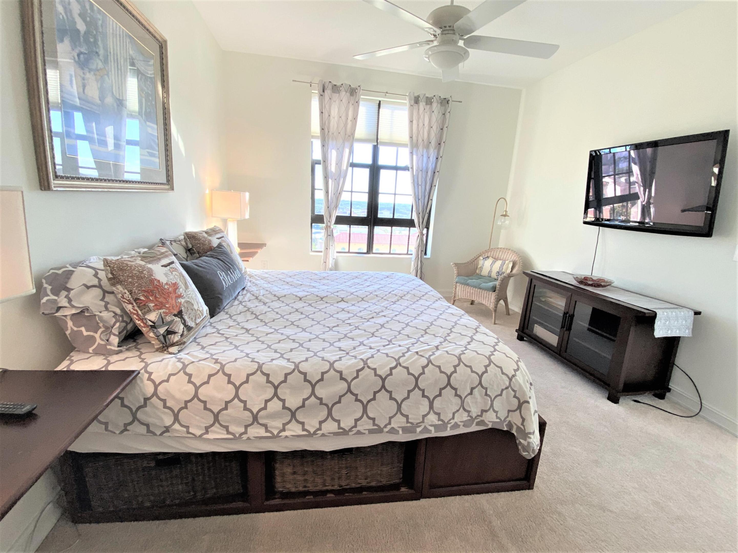 801 S Olive Avenue 903