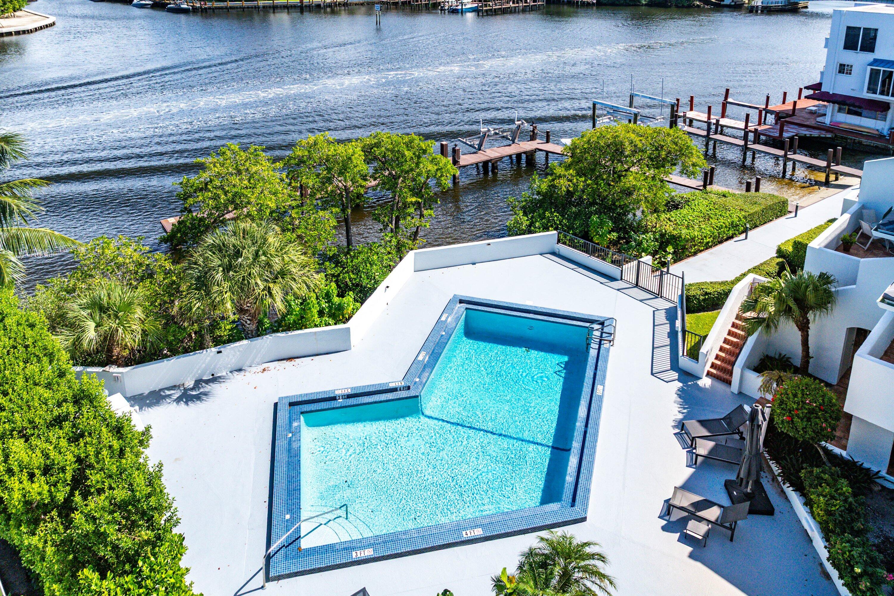 931 Palm Trail 4