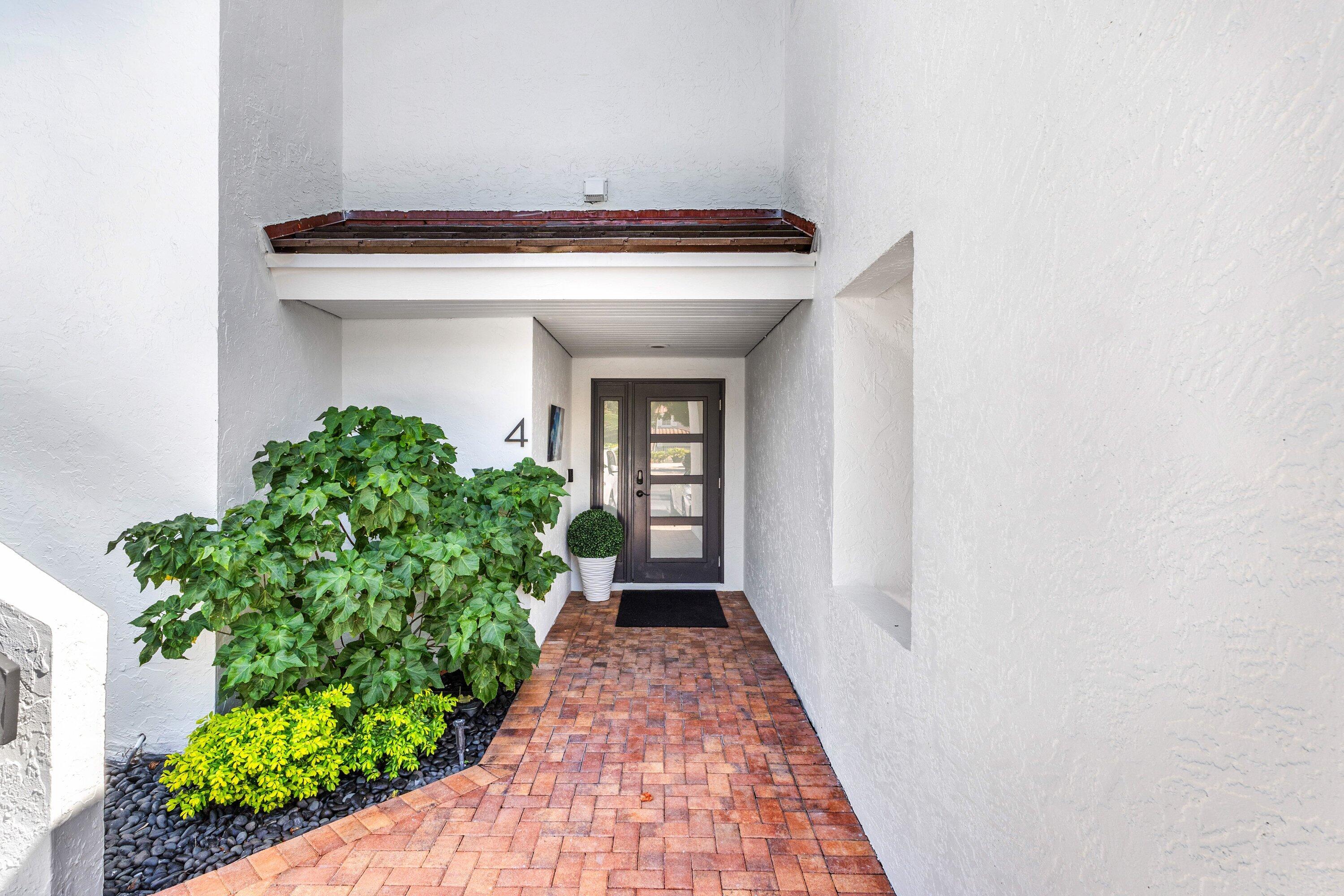 931 Palm Trail 4