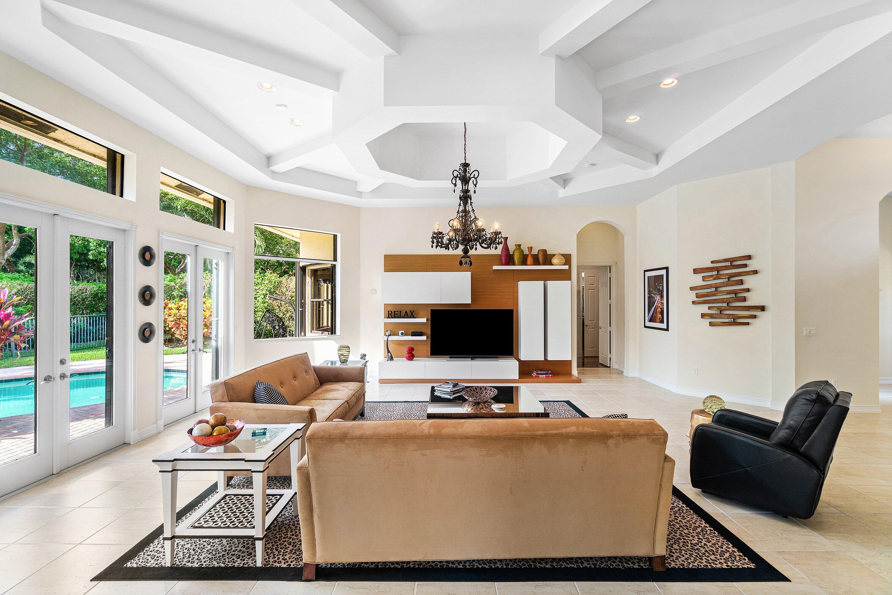7001 Antinori Lane