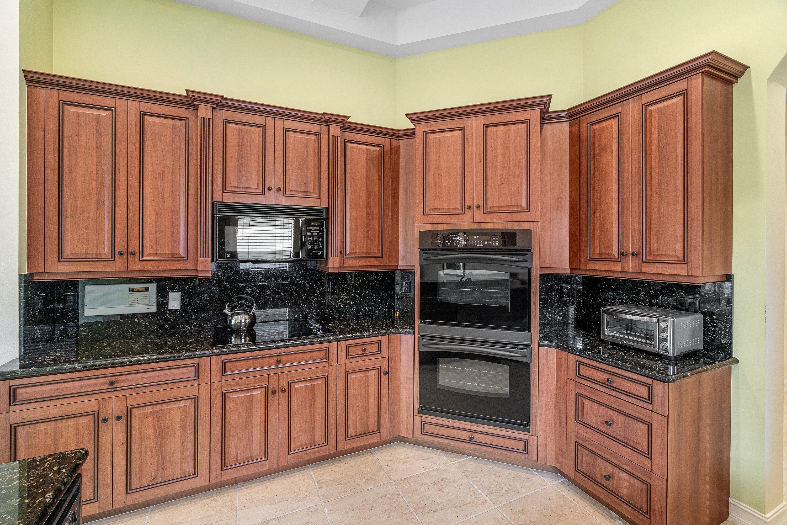 7001 Antinori Lane