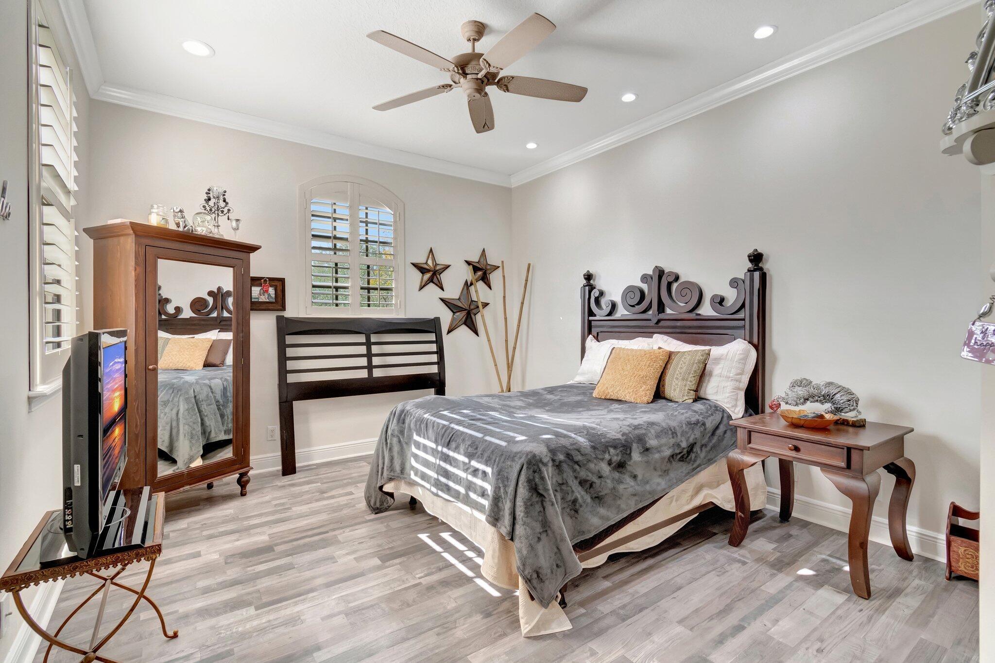 8964 Stone Pier Drive