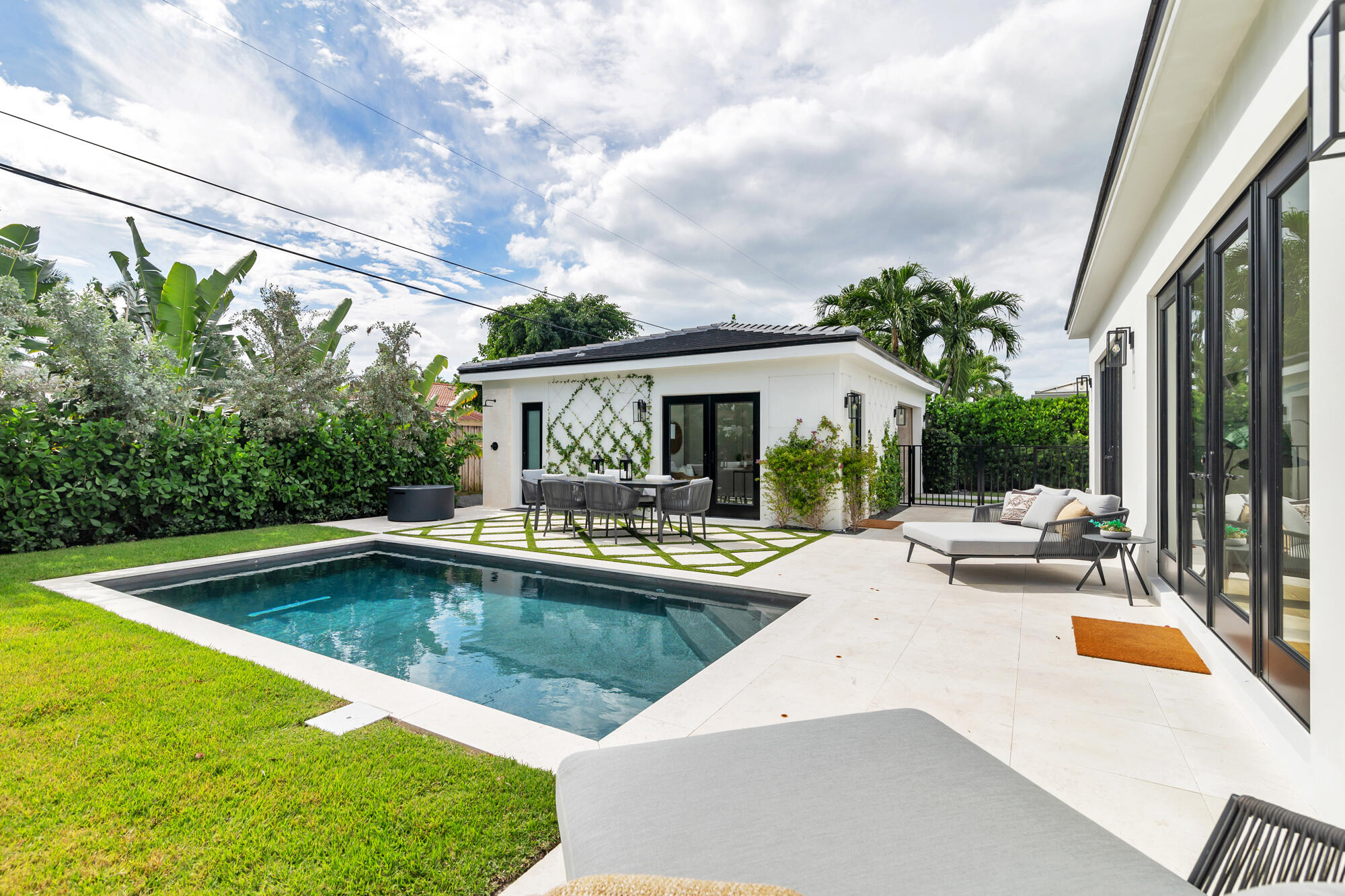 338 Alhambra Place