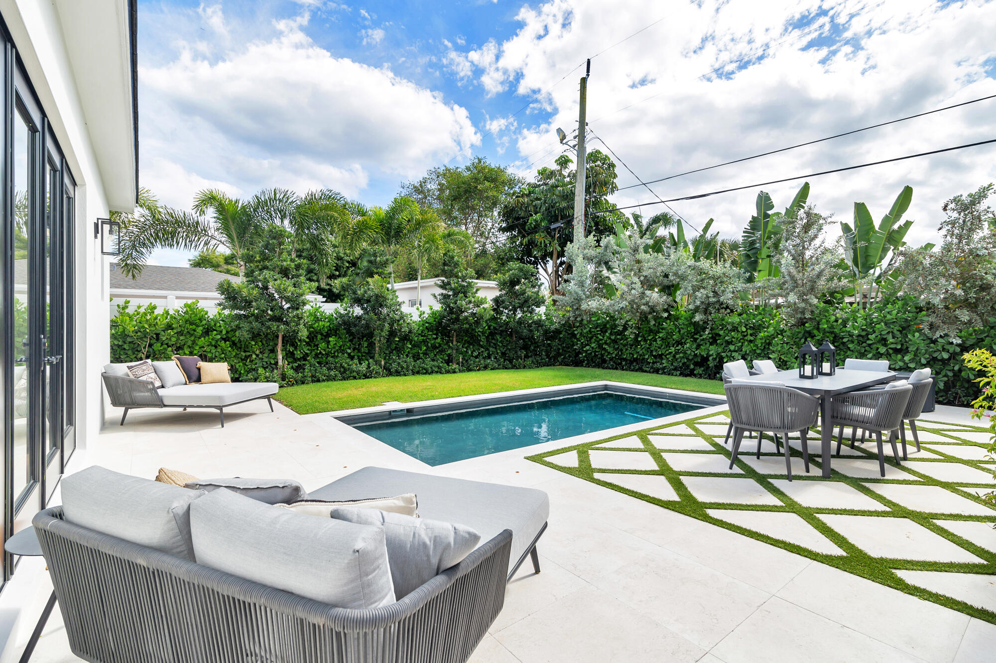 338 Alhambra Place