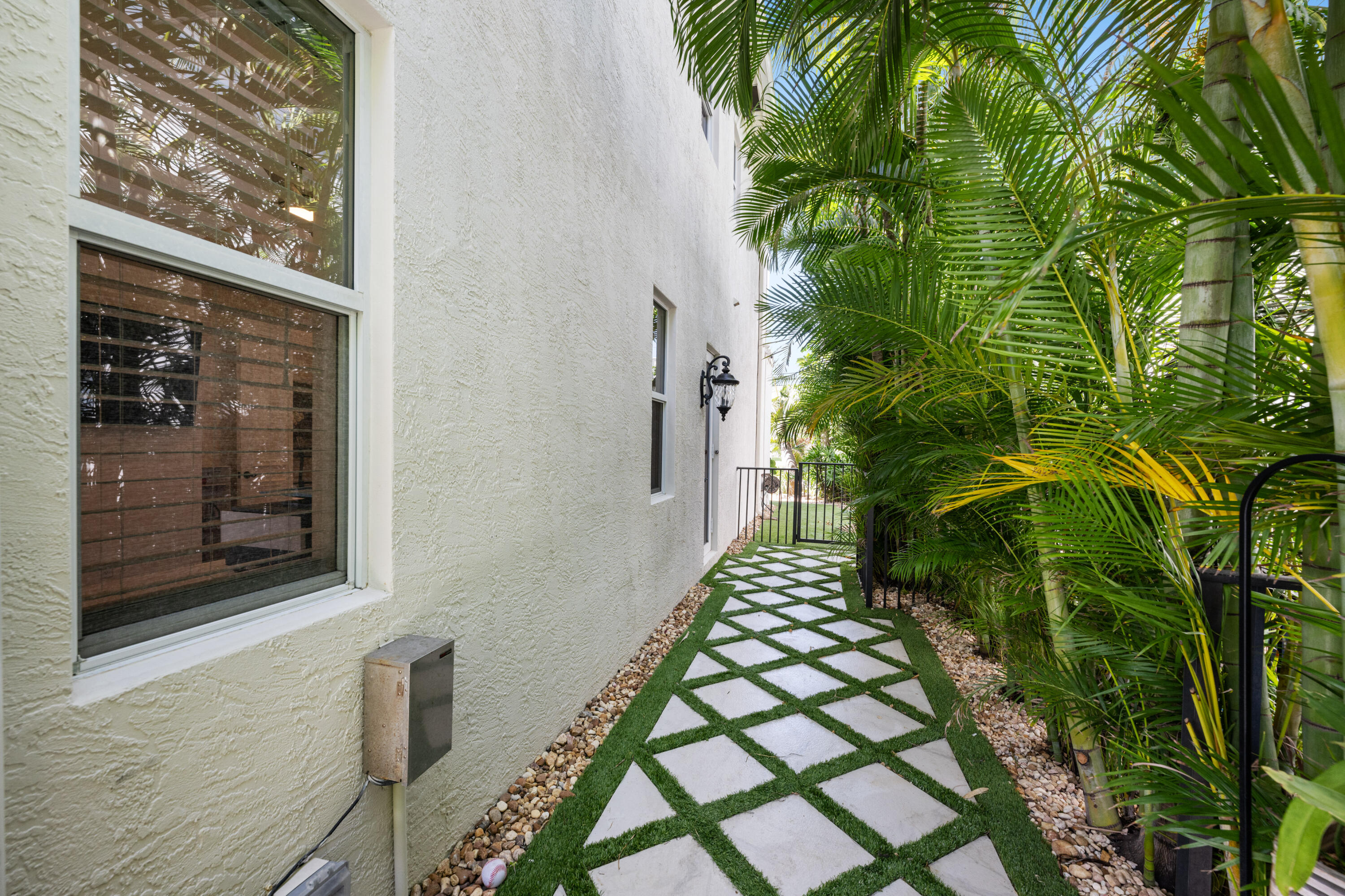 712 NE 71st Street