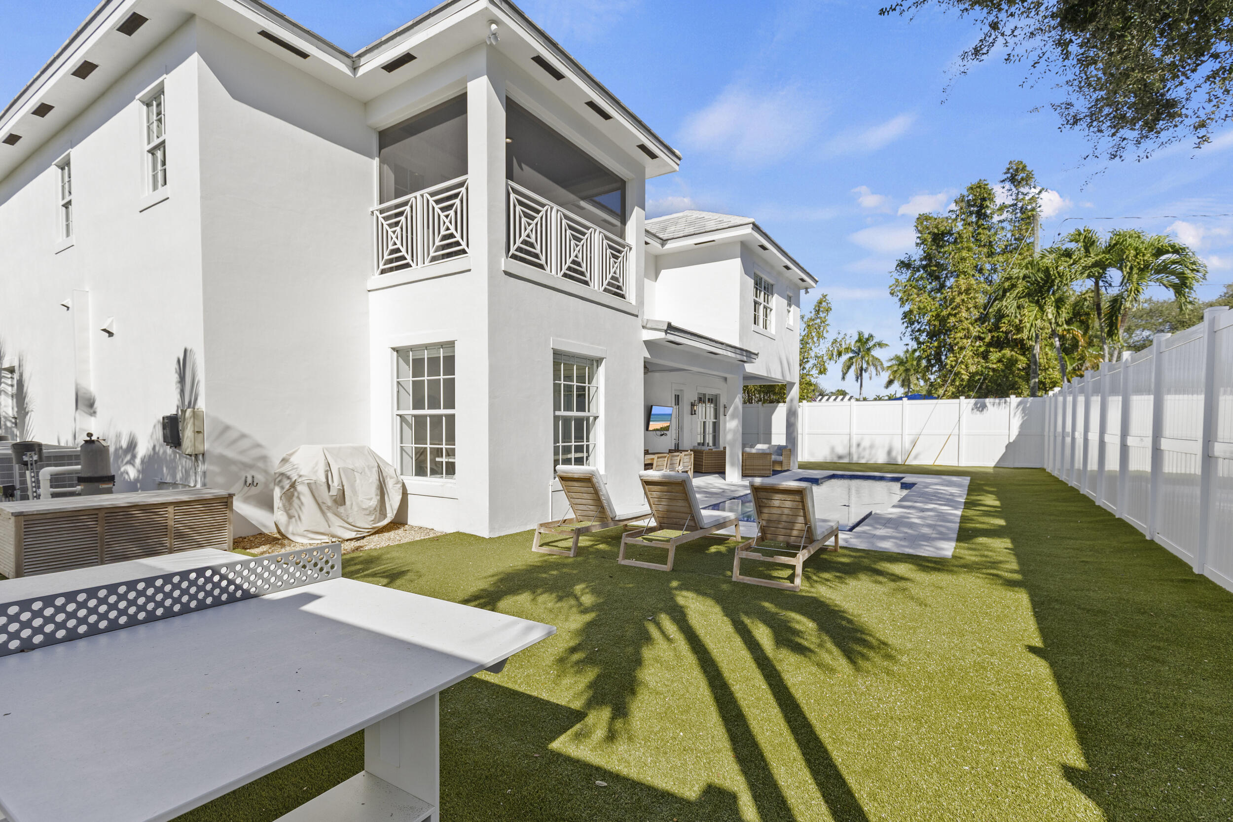 527 NW 1st Avenue