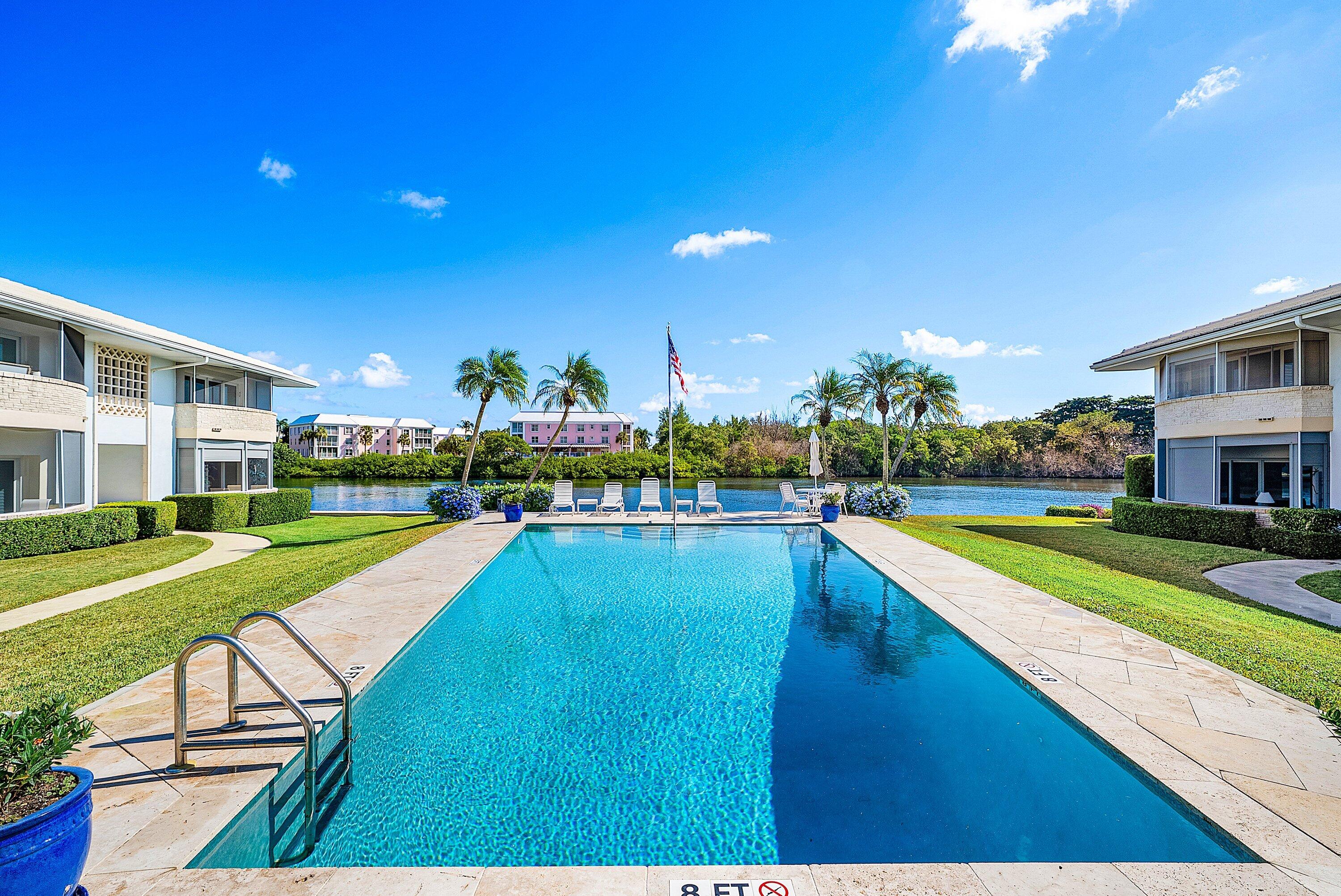 725 Palm Trail 10