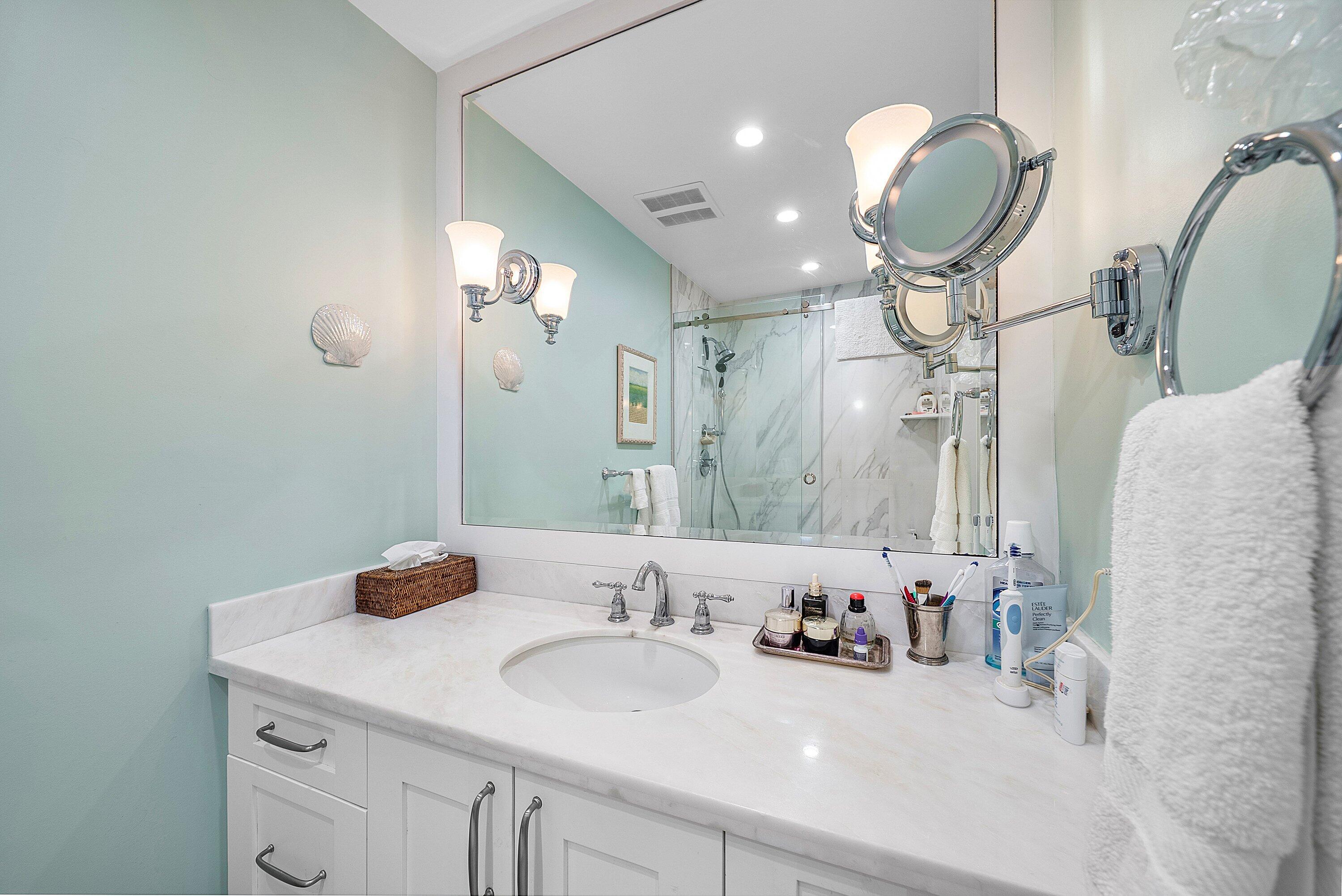 725 Palm Trail 10