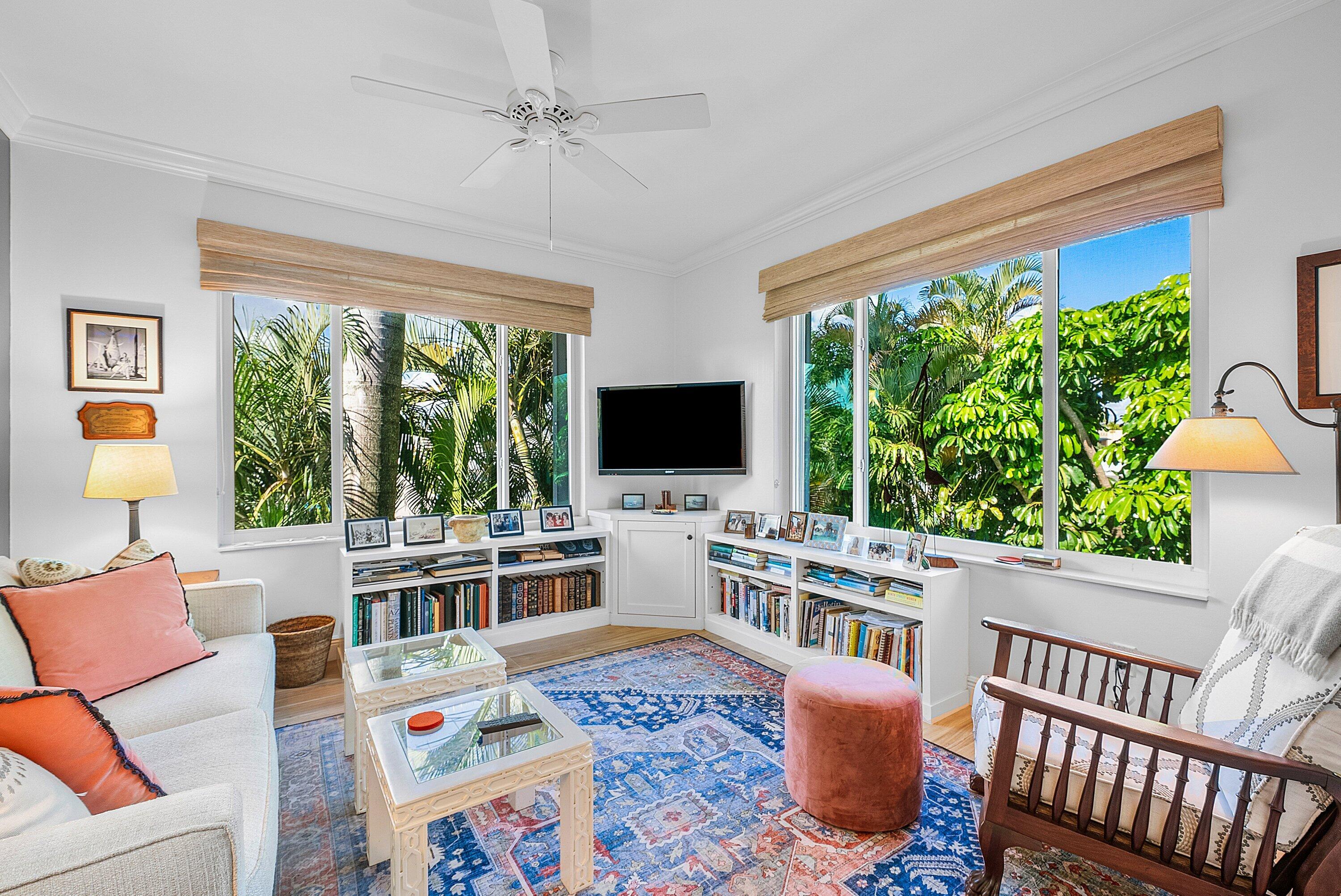 725 Palm Trail 10